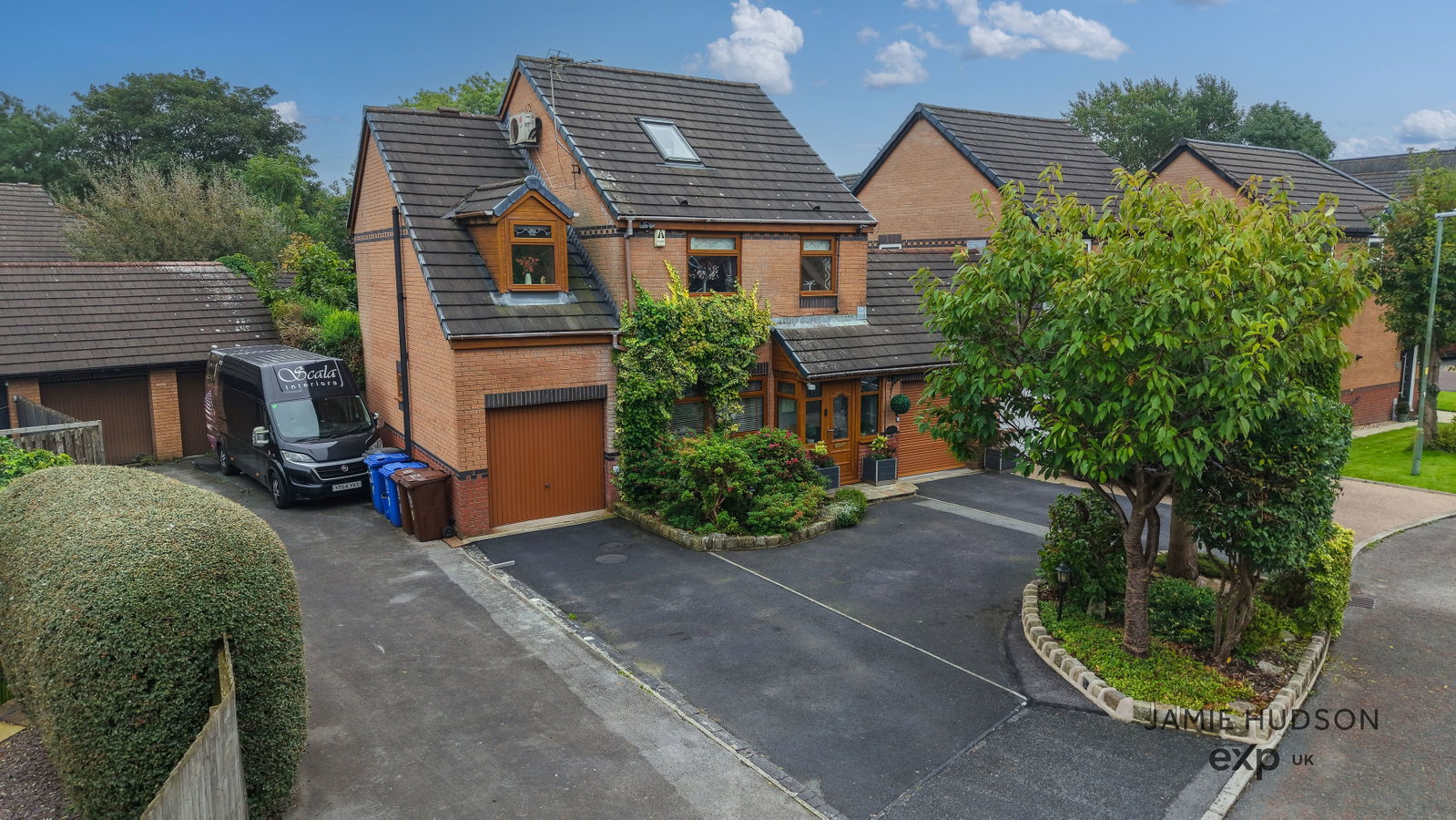 Link Detached House for sale in Accrington, Silverdale Close, Clayton Le Moors, Accrington, BB5 5GQ, 1764 m²