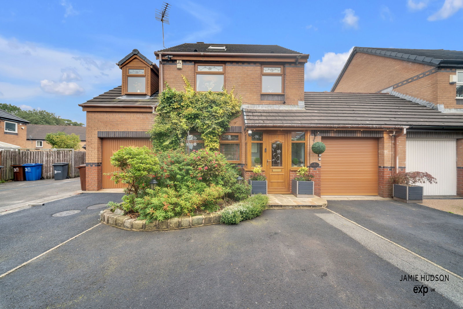 Link Detached House for sale in Accrington, Silverdale Close, Clayton Le Moors, Accrington, BB5 5GQ, 1764 m²