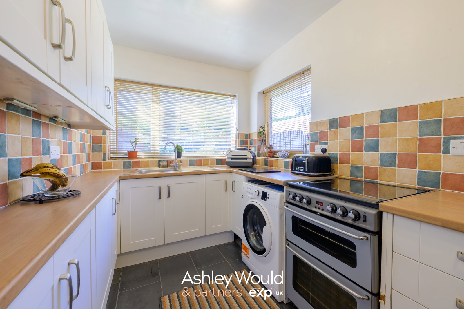 Semi Detached House for sale in Halesowen, Wythall Road, Halesowen, B63 4QR