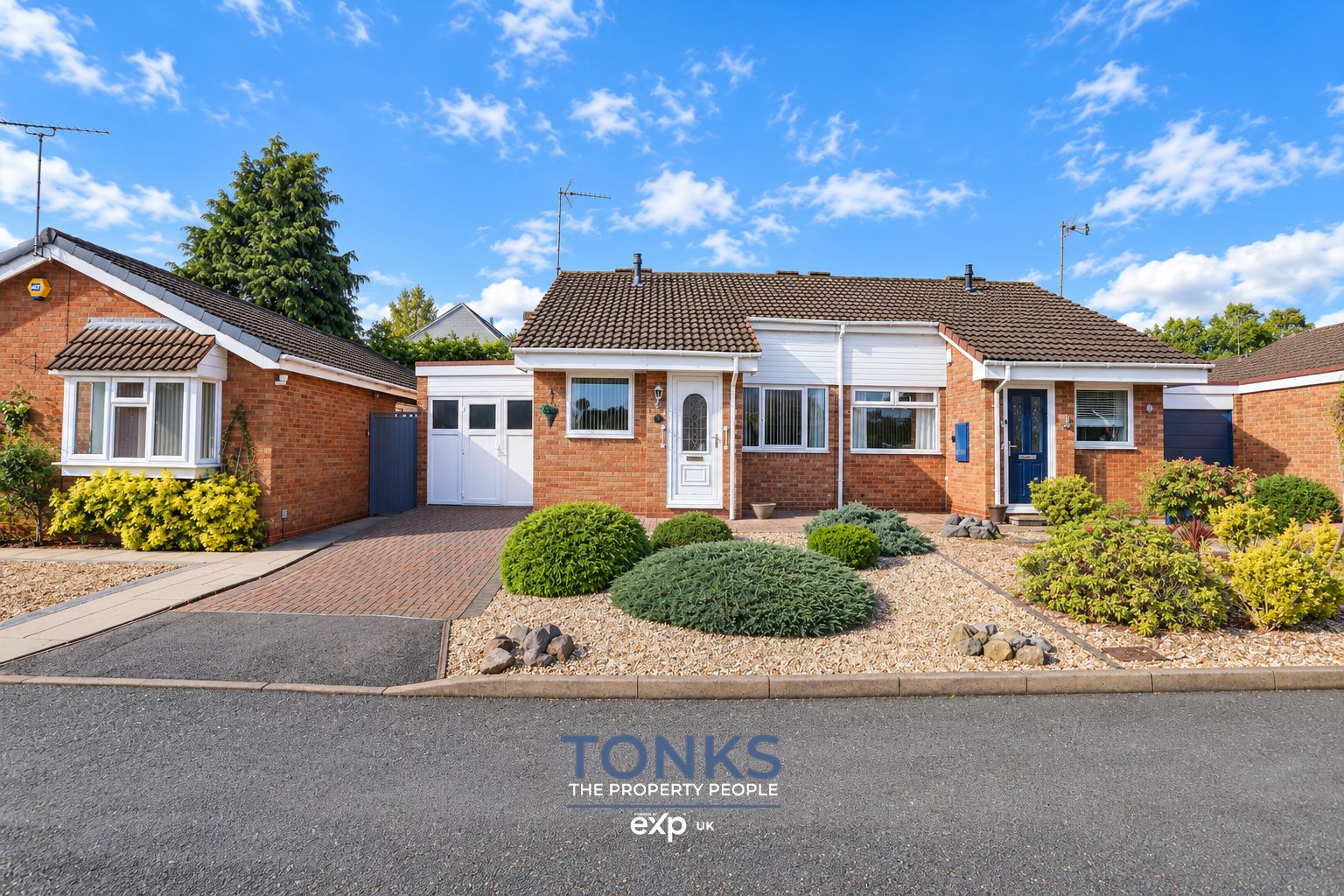 Semi Detached Bungalow for sale in Halesowen, Lombardy Croft, Halesowen, B62 9DQ