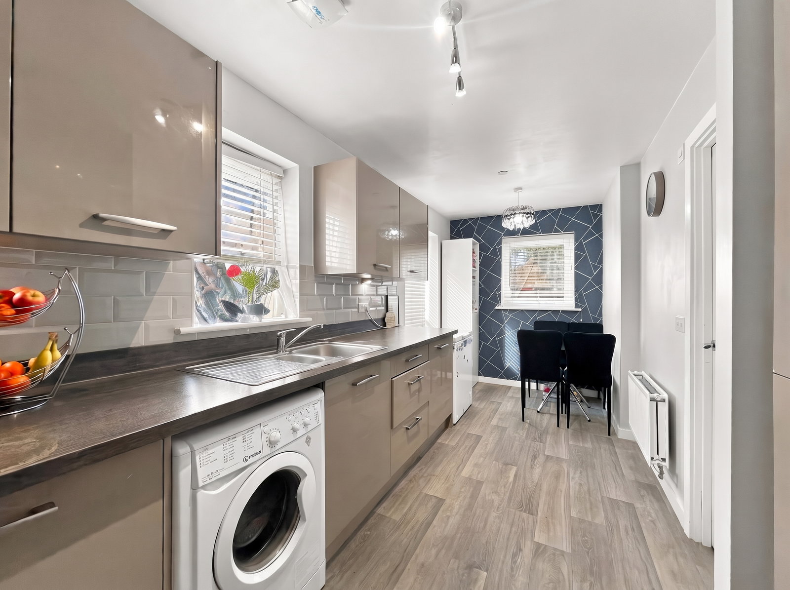 End Of Terrace House for sale in Cardiff, Rhodfa Crughywel, St. Mellons, CF3 0FJ, 1203 m²