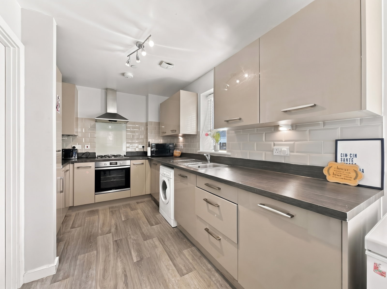 End Of Terrace House for sale in Cardiff, Rhodfa Crughywel, St. Mellons, CF3 0FJ, 1203 m²