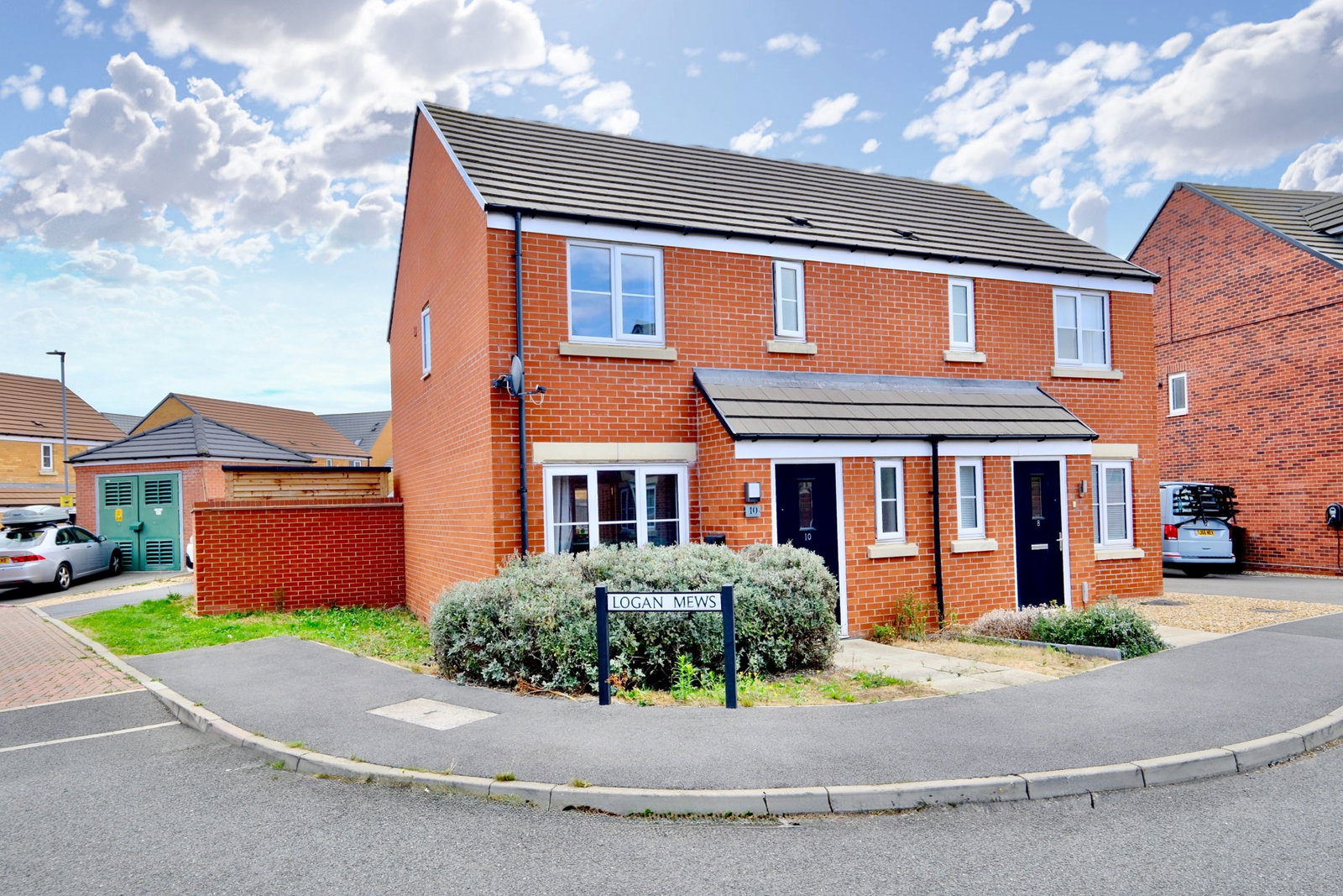 Semi Detached House for sale in Peterborough, Clovelly Drive, Hampton Gardens, Peterborough, PE7 8PZ