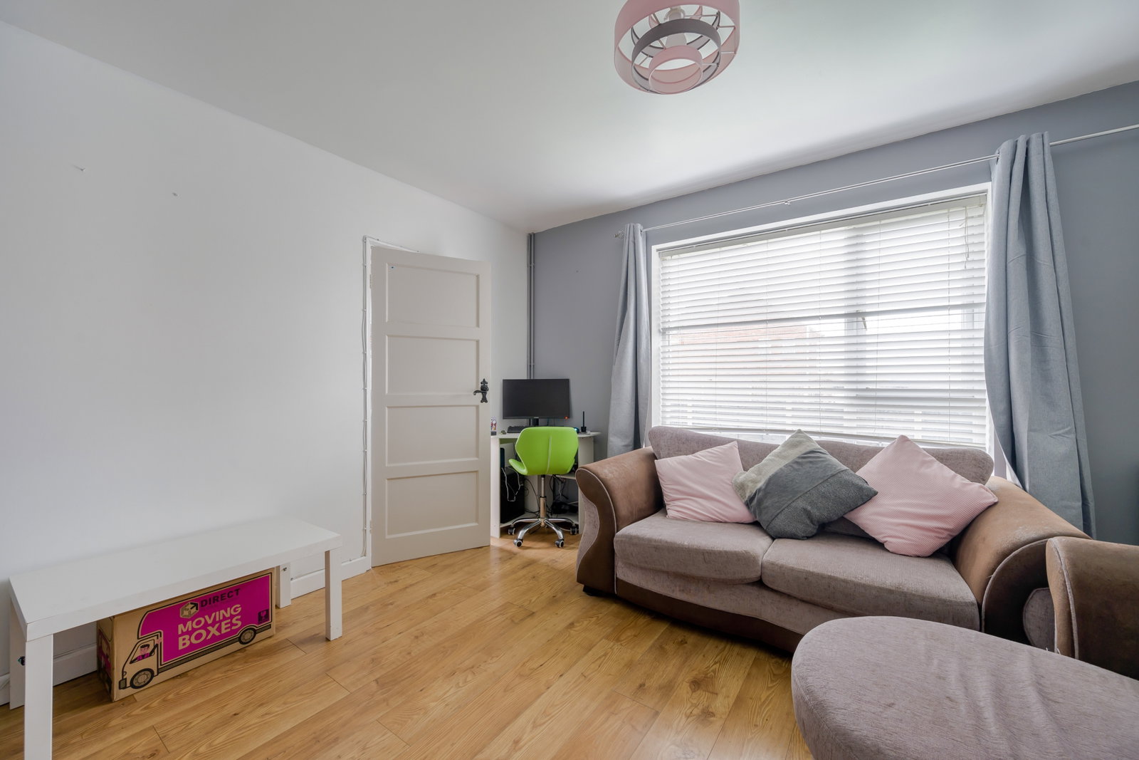 Semi Detached House for sale in Grantham, Christchurch Road in Grantham, 860 m²