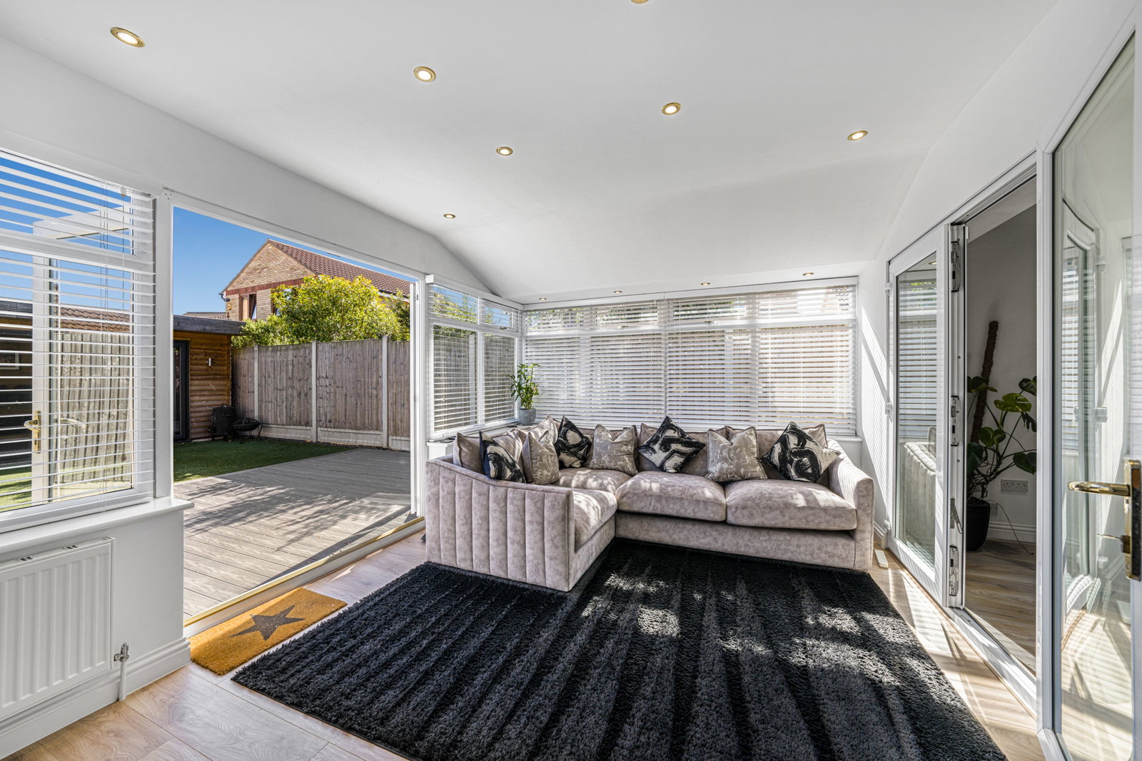 End Of Terrace House for sale in South Ockendon, Danbury Crescent, South Ockendon, Essex, RM15, 1109 m²