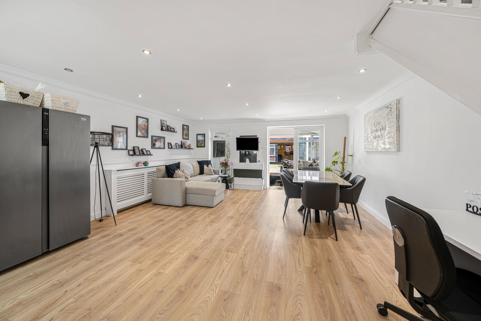 End Of Terrace House for sale in South Ockendon, Danbury Crescent, South Ockendon, Essex, RM15, 1109 m²