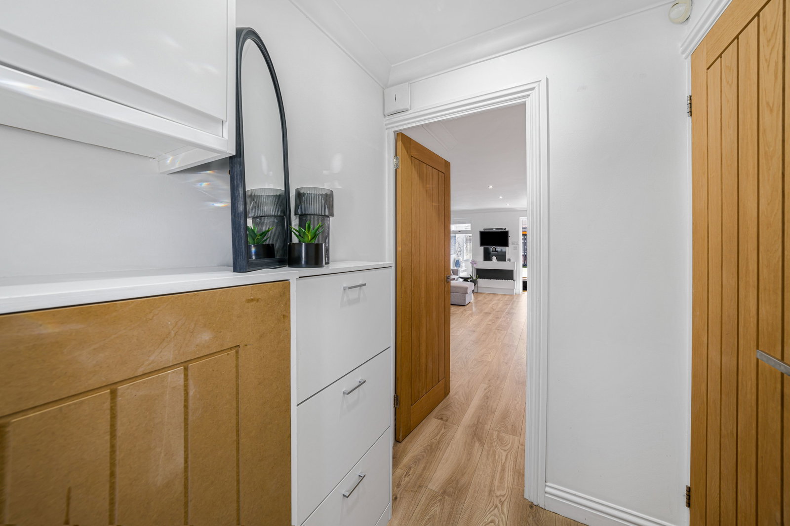 End Of Terrace House for sale in South Ockendon, Danbury Crescent, South Ockendon, Essex, RM15, 1109 m²