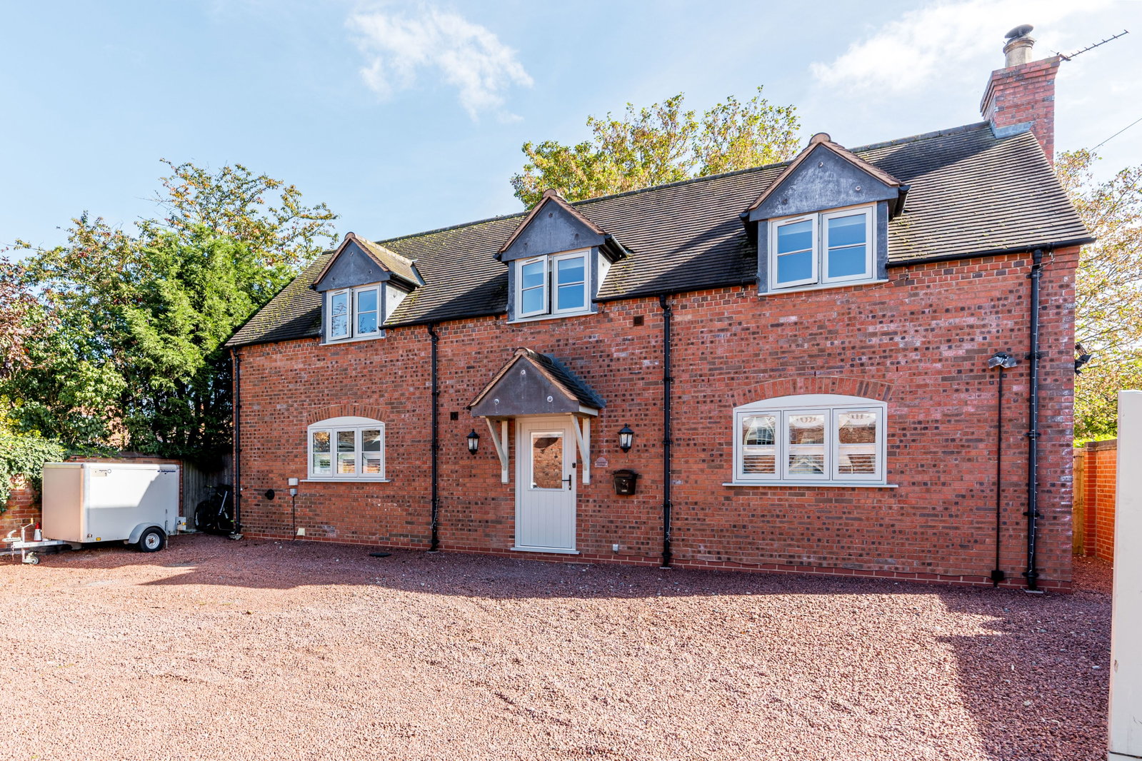 Detached House for sale in Tamworth, Courtyard Cottage, The Square, Elford, B79 9DB