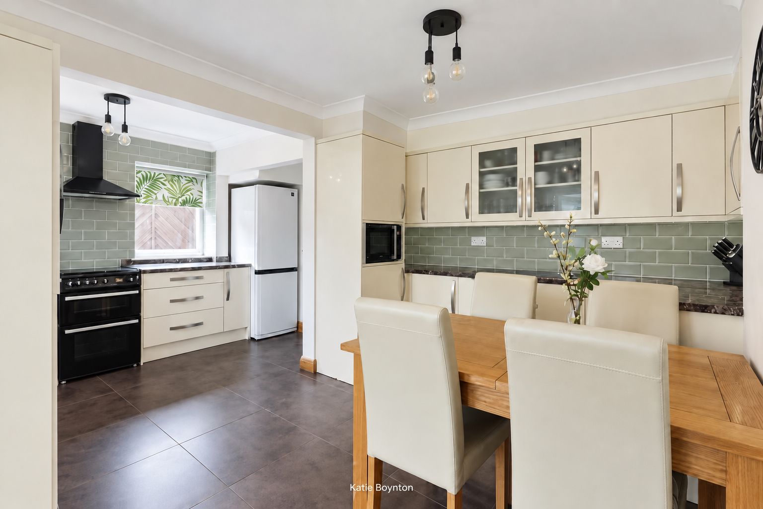 Semi Detached House for sale in York, Highthorn Road, York, YO31 9HE, 1103 m²