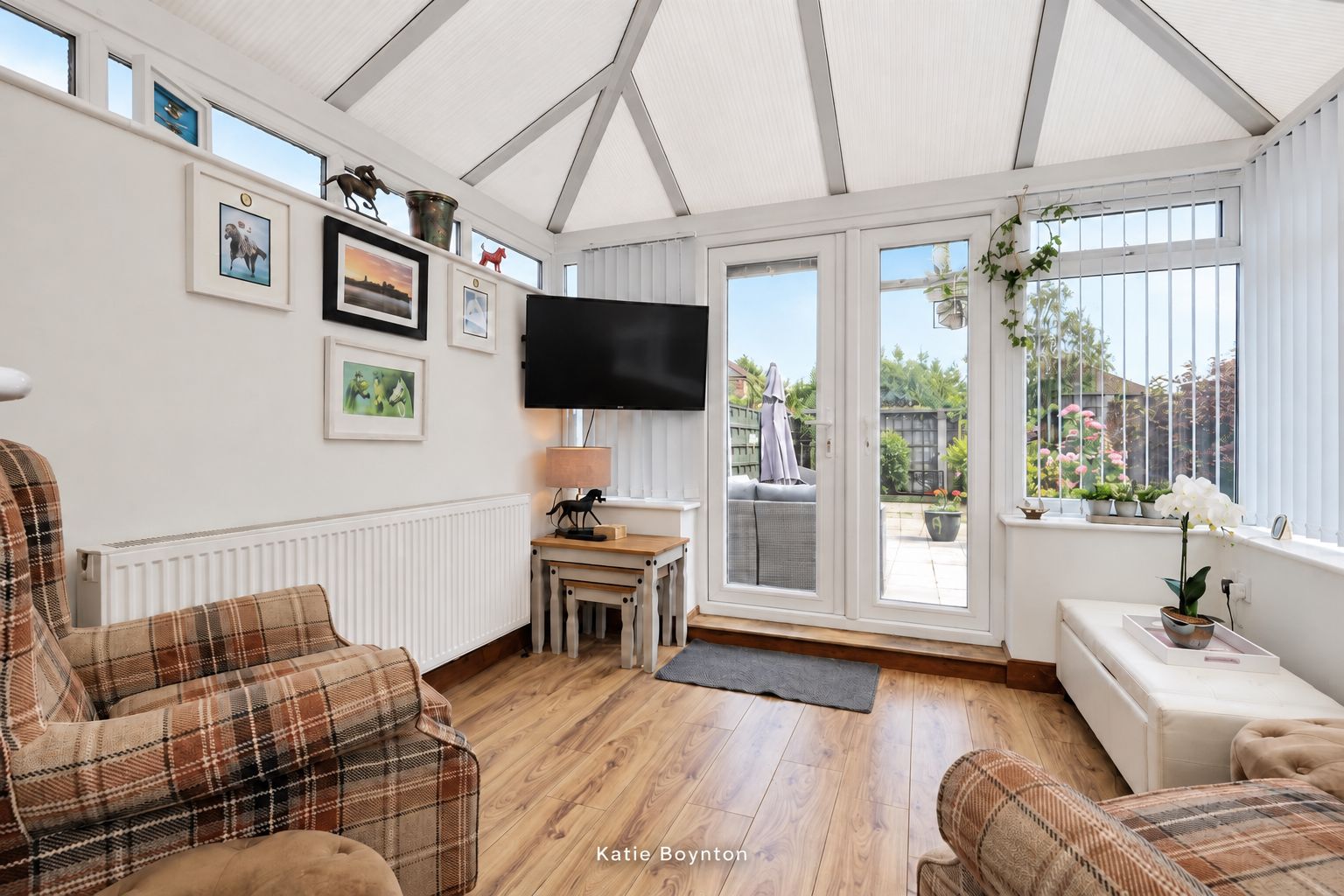 Semi Detached House for sale in York, Highthorn Road, York, YO31 9HE, 1103 m²