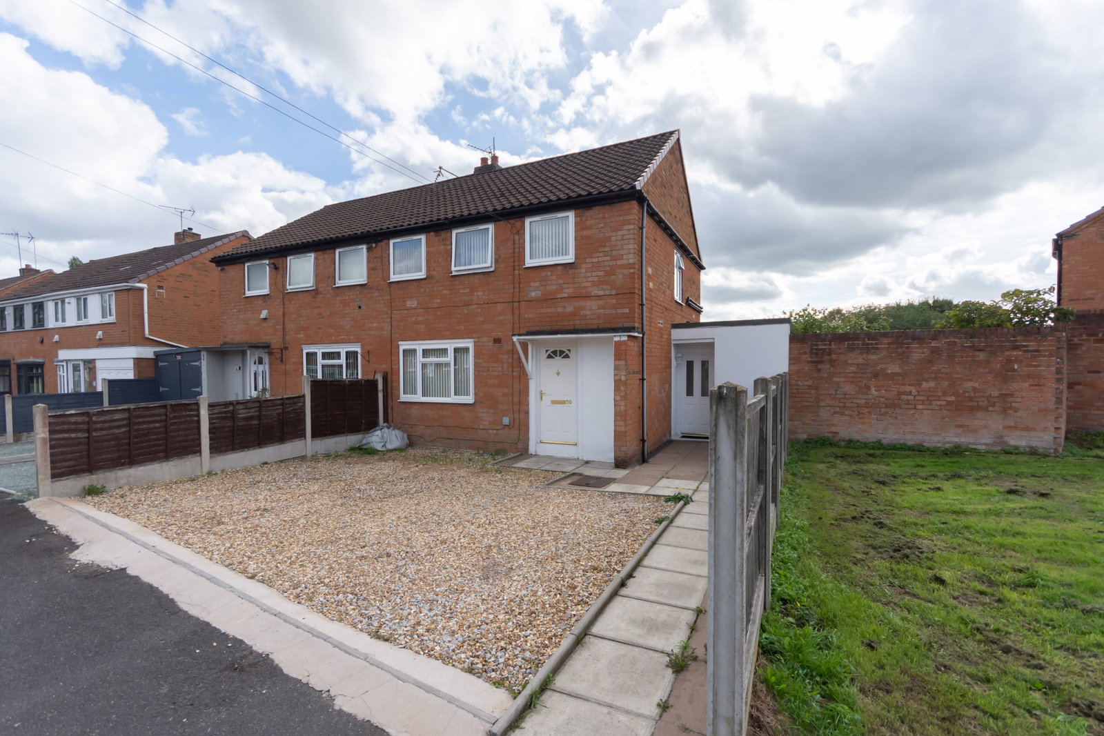 Semi Detached House for sale in Halesowen, Lydate Road, Halesowen, B62 0DW