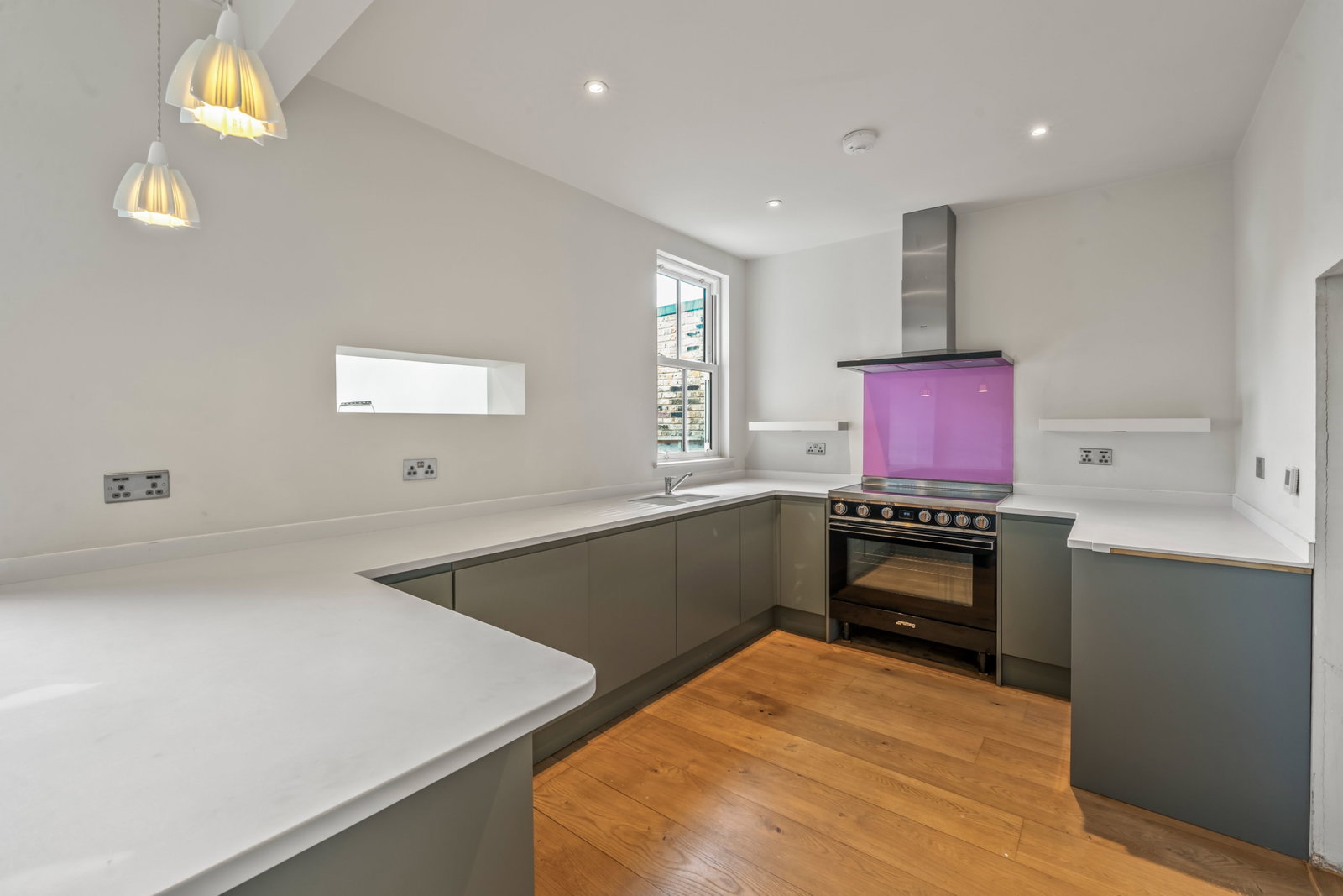 Semi Detached House for sale in Twickenham, Cassilis Road, Twickenham