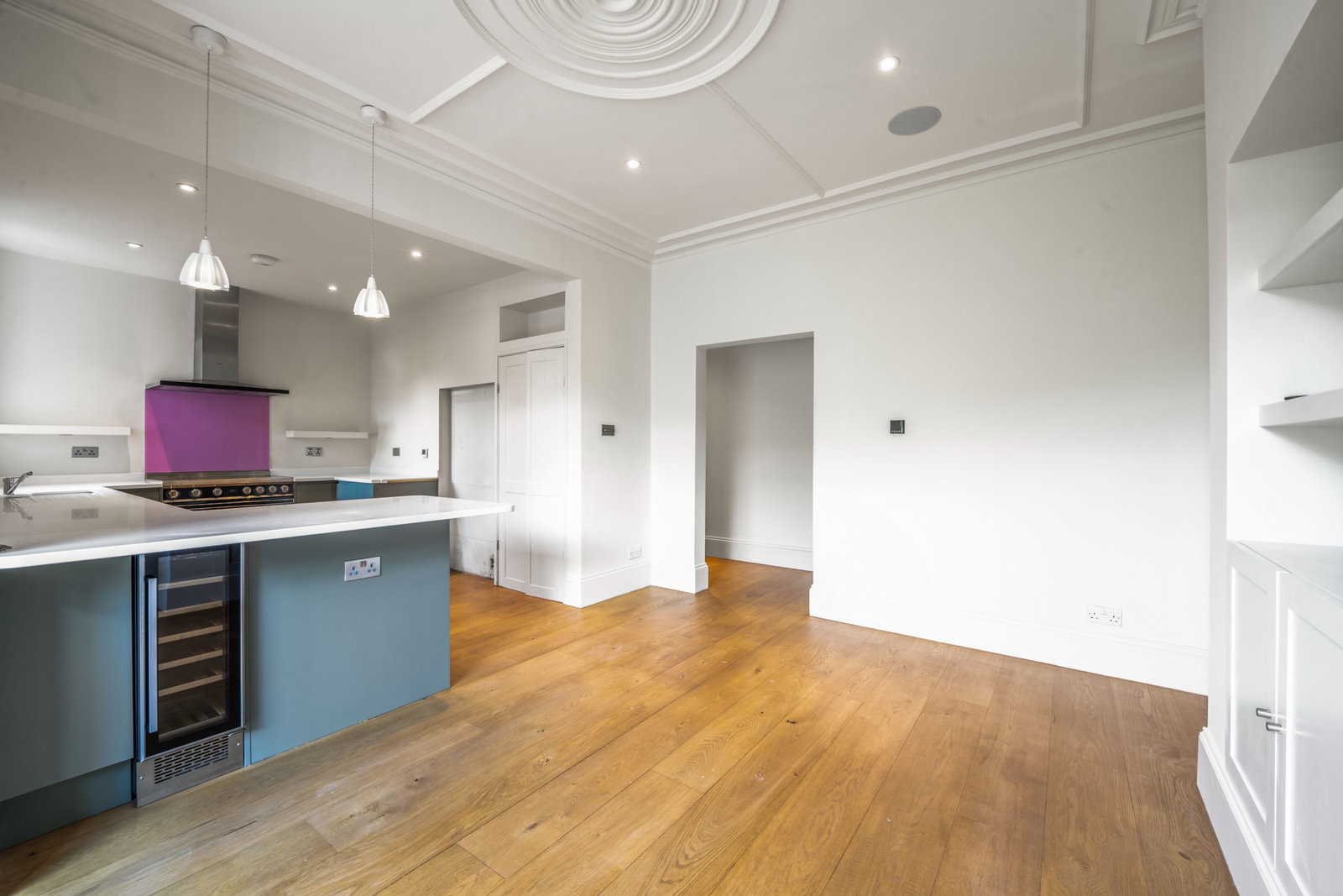 Semi Detached House for sale in Twickenham, Cassilis Road, Twickenham
