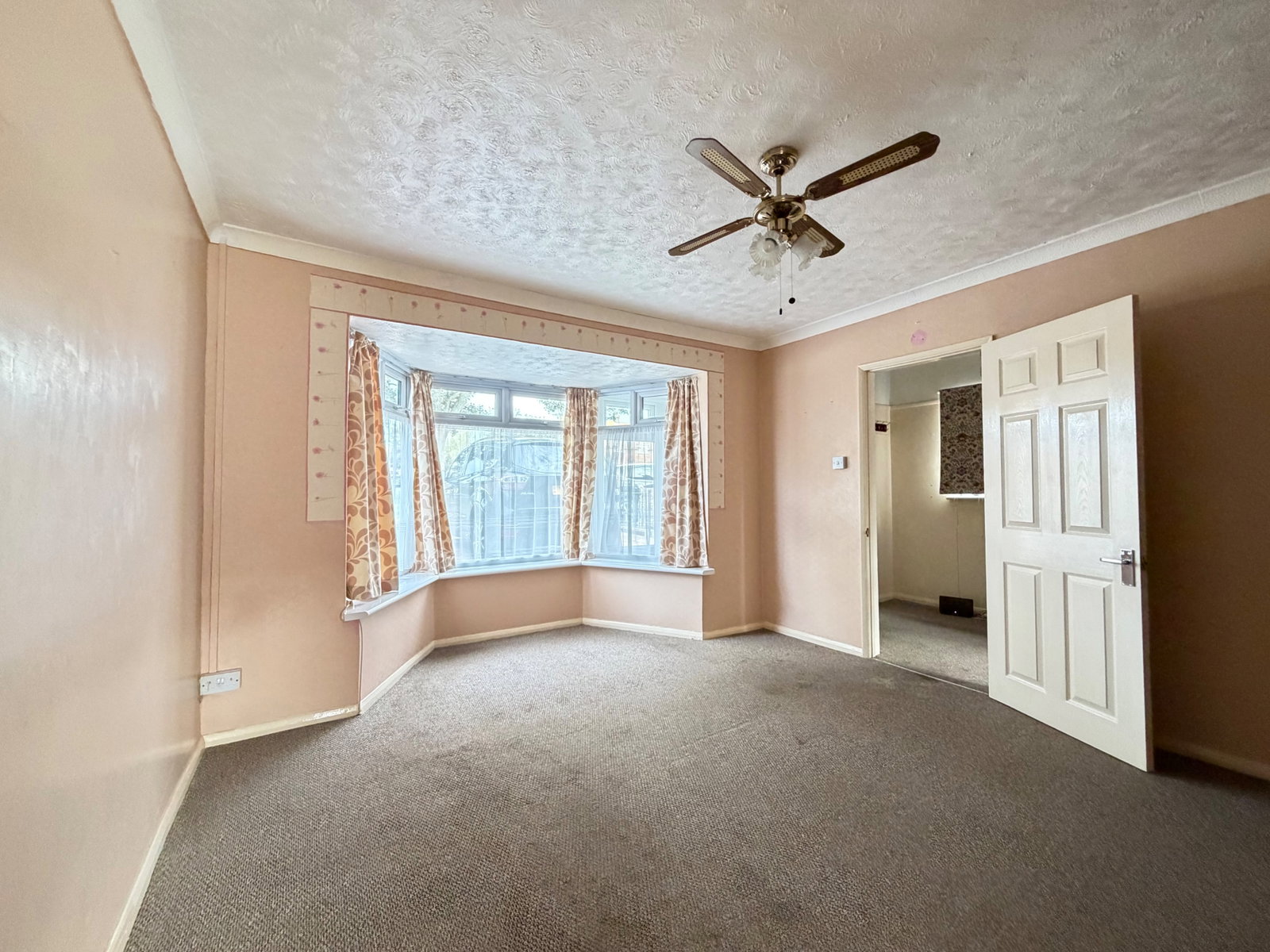 Semi Detached House for sale in Margate, Yoakley Square, Margate, CT9 4BA