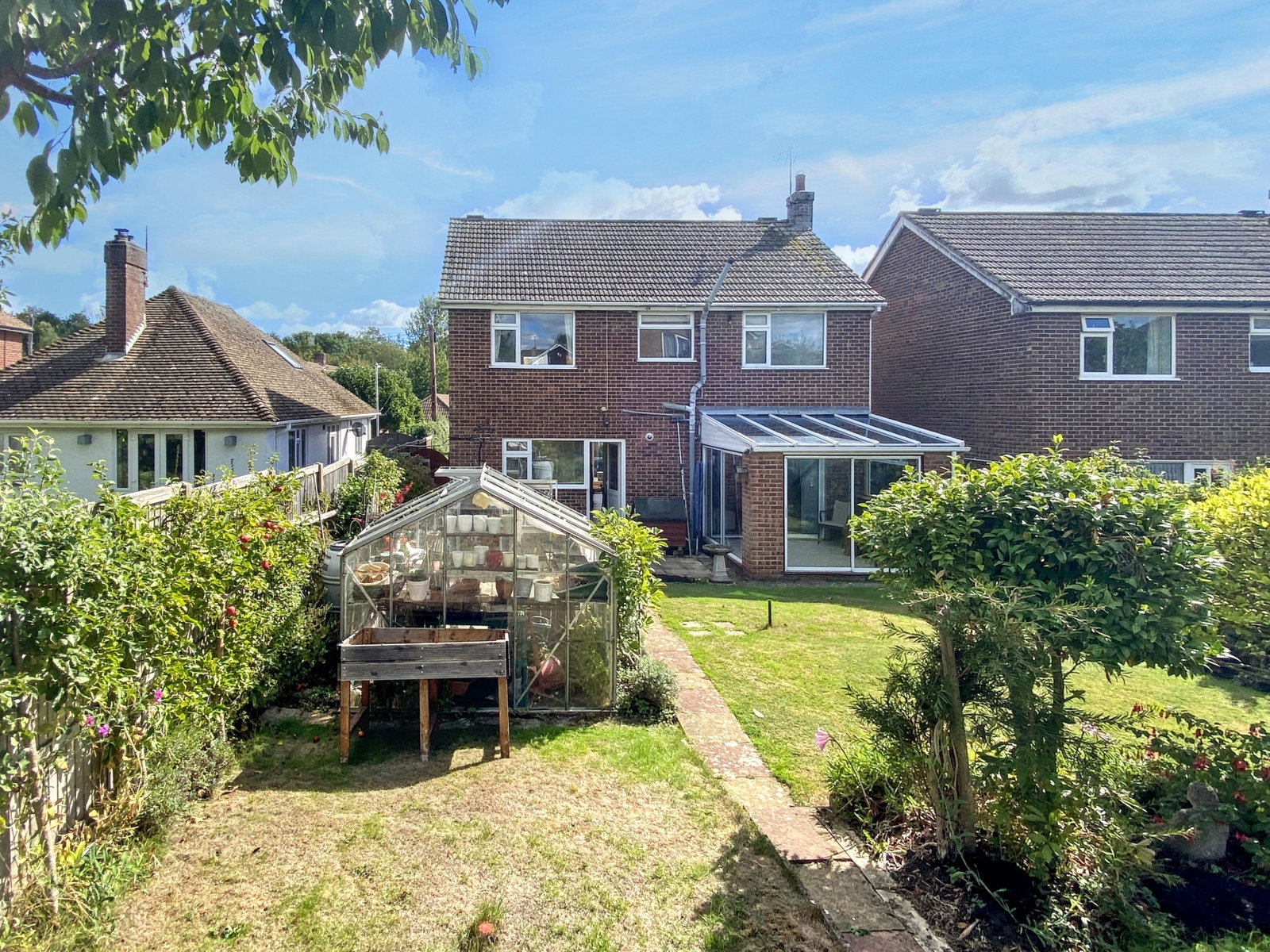 Detached House for sale in Ashford, Lacton Way, Willesborough, Ashford, Kent, TN24 0JE, 1420 m²