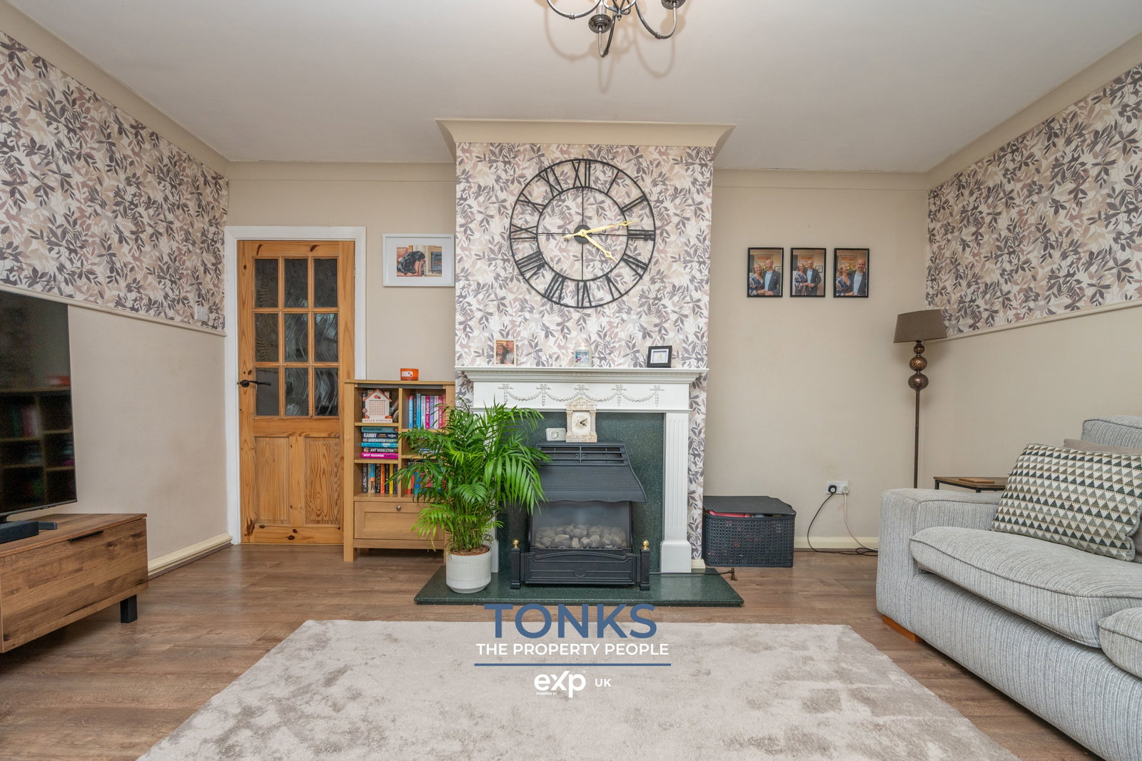Semi Detached House for sale in Oldbury, Woodfield Avenue, Oldbury, B69 4TB