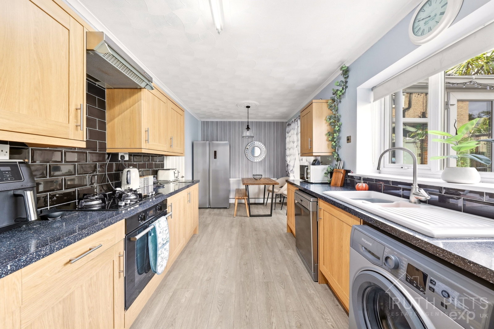 Semi Detached House for sale in Pontefract, Hinds Crescent, South Elmsall, WF9