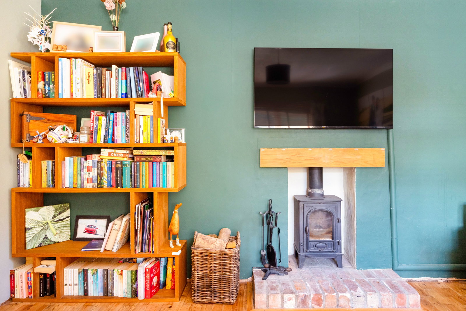 End Of Terrace House for sale in Cheltenham, Oak Avenue, Charlton Kings, Cheltenham, GL52 6JG
