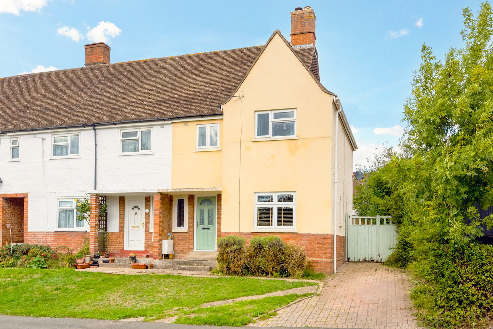 End Of Terrace House for sale in Cheltenham, Oak Avenue, Charlton Kings, Cheltenham, GL52 6JG
