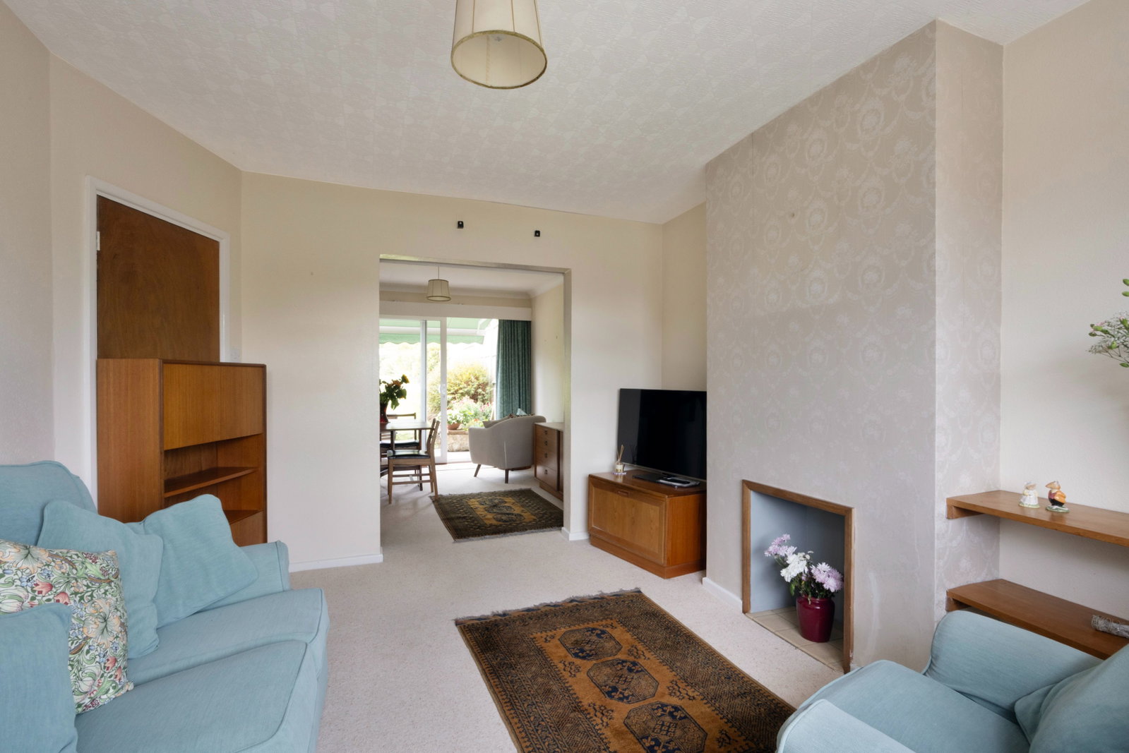 Semi Detached House for sale in Cheltenham, Ravensgate Road, Charlton Kings, Cheltenham, GL53 8NS