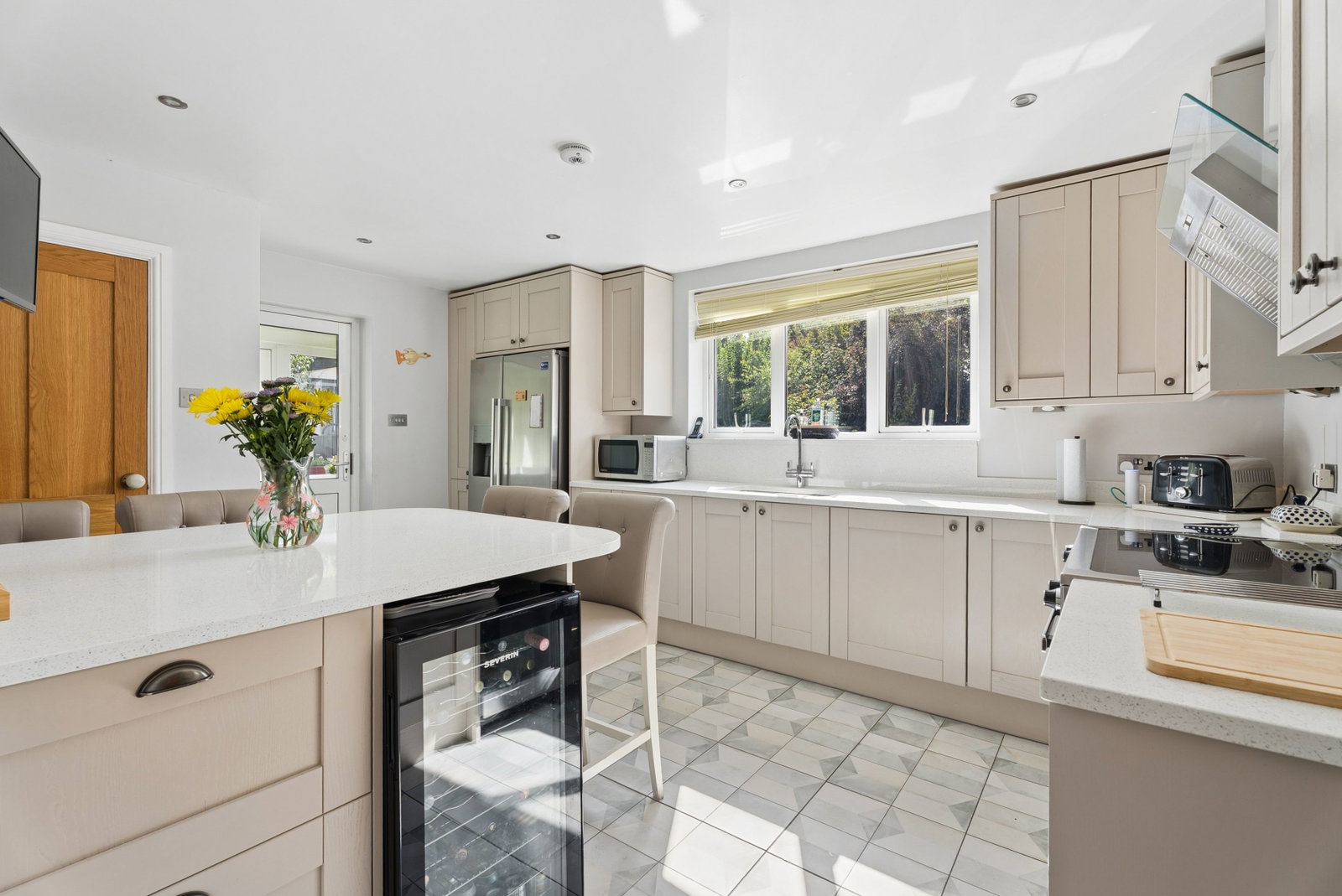 Semi Detached House for sale in Aylesbury, Little London, Whitchurch, Aylesbury, HP22, 1747 m²