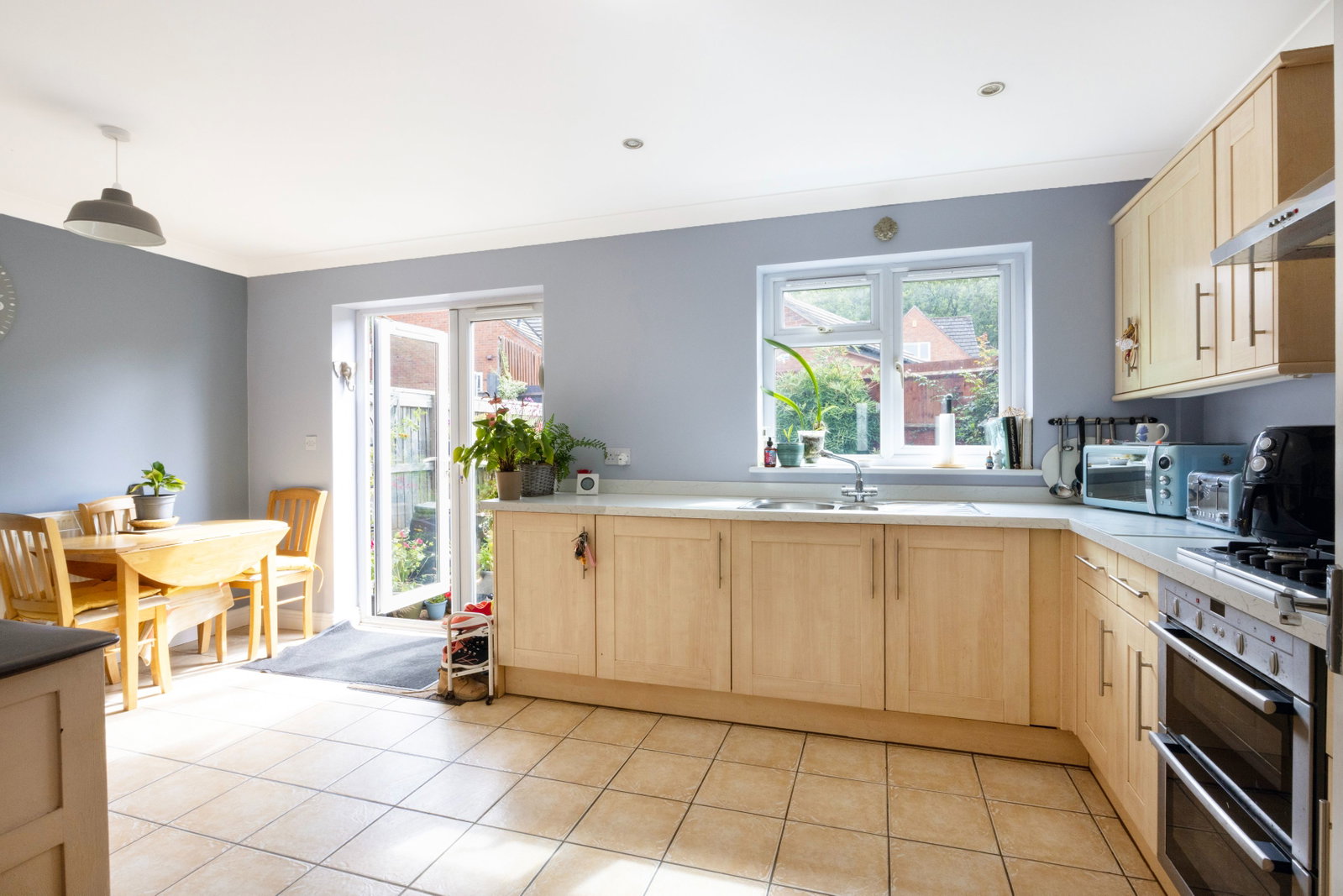 Semi Detached House for sale in Cheltenham, Beeches Road, Charlton Kings, Cheltenham, GL53 8NJ