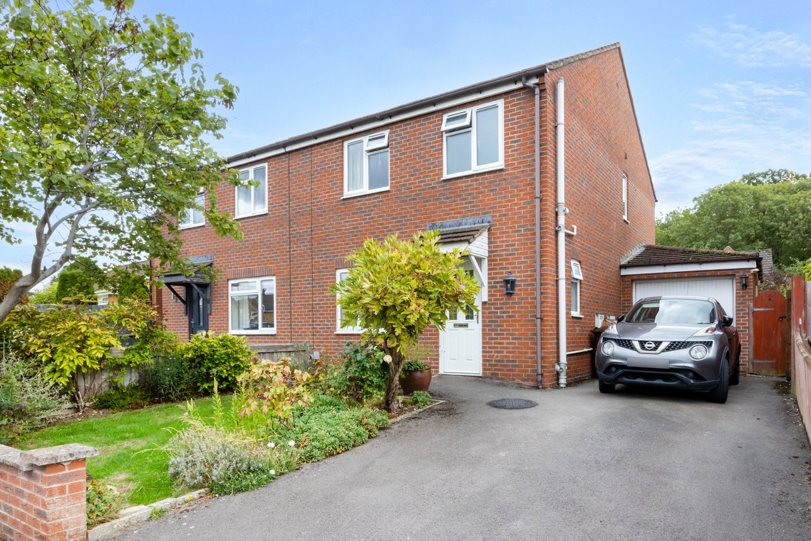 Semi Detached House for sale in Cheltenham, Beeches Road, Charlton Kings, Cheltenham, GL53 8NJ