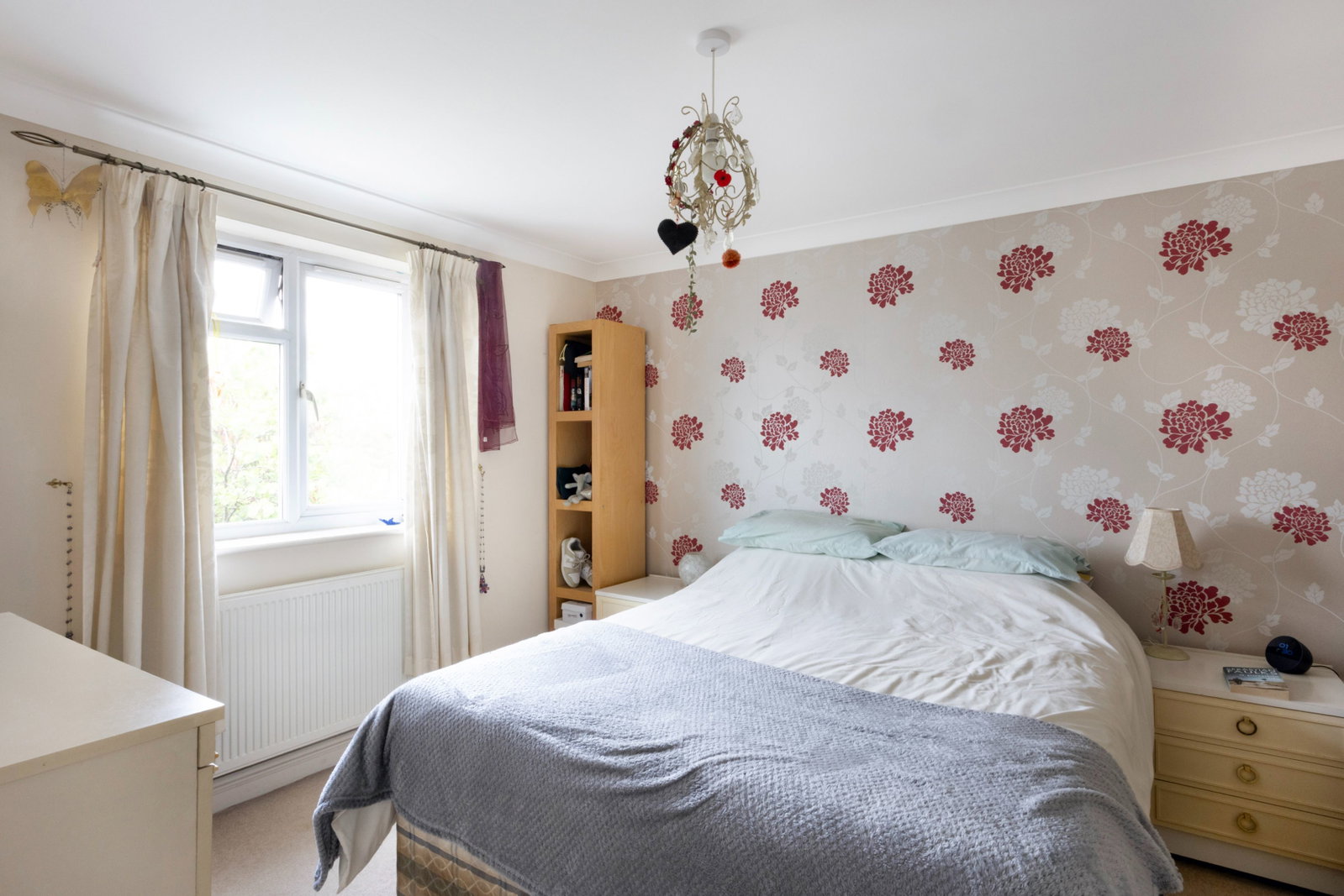 Semi Detached House for sale in Cheltenham, Beeches Road, Charlton Kings, Cheltenham, GL53 8NJ