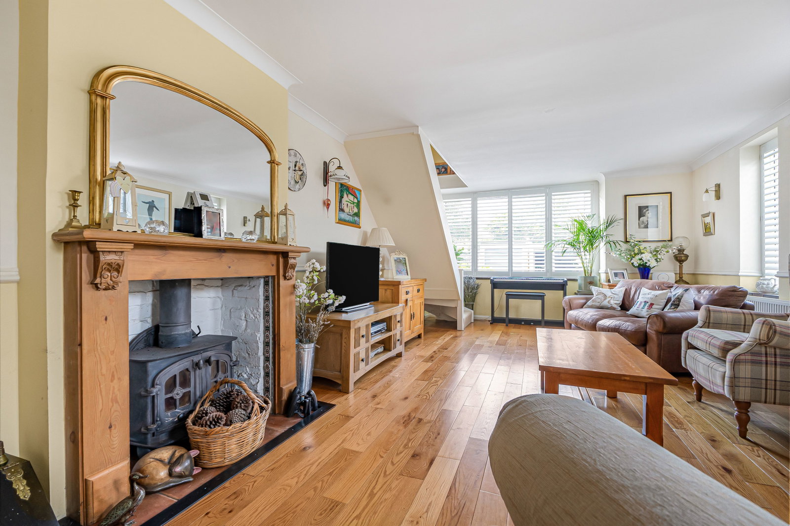 Semi Detached House for sale in Sevenoaks, Kingswood Road, Dunton Green, Sevenoaks, 1203 m²
