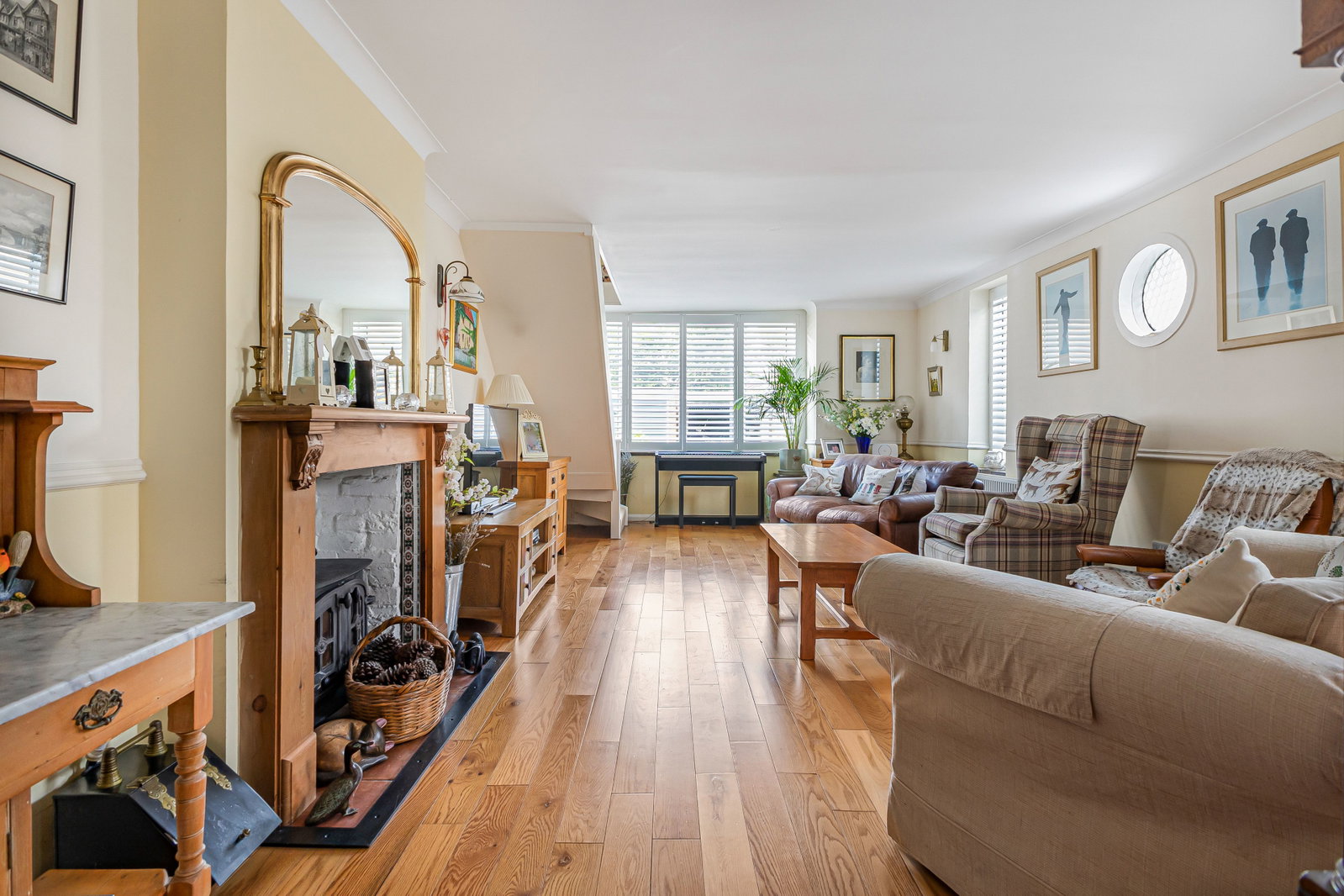 Semi Detached House for sale in Sevenoaks, Kingswood Road, Dunton Green, Sevenoaks, 1203 m²