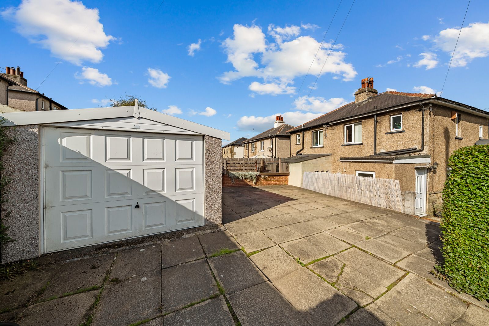 Semi Detached House for sale in Elland, Lower Edge Road, Elland, HX5