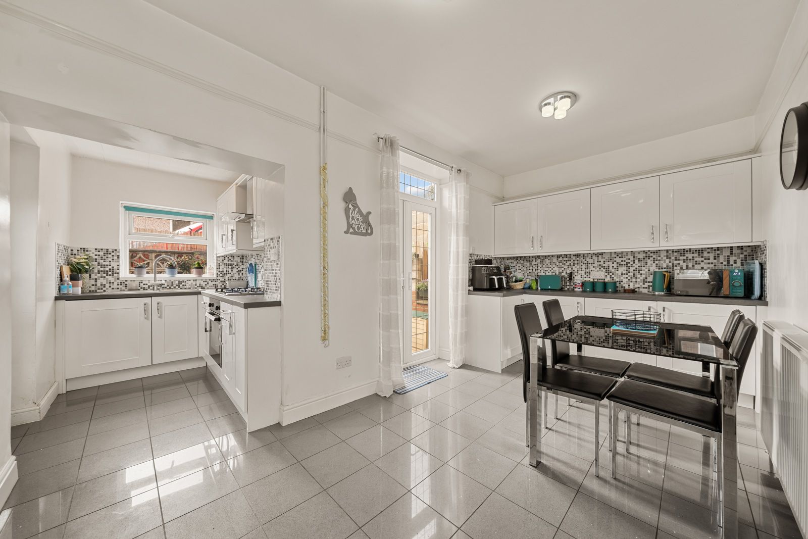 Semi Detached House for sale in Elland, Lower Edge Road, Elland, HX5