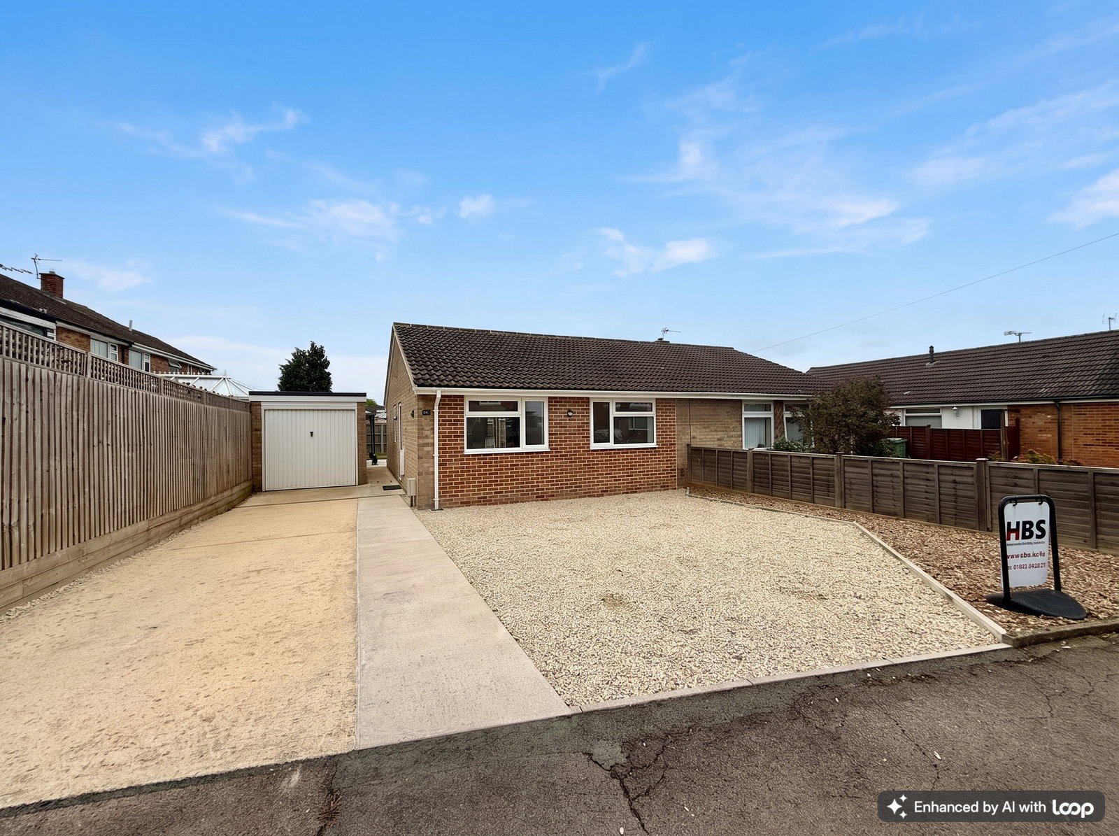Semi Detached Bungalow for sale in Gloucester, Hucclecote, Gloucester, 579 m²