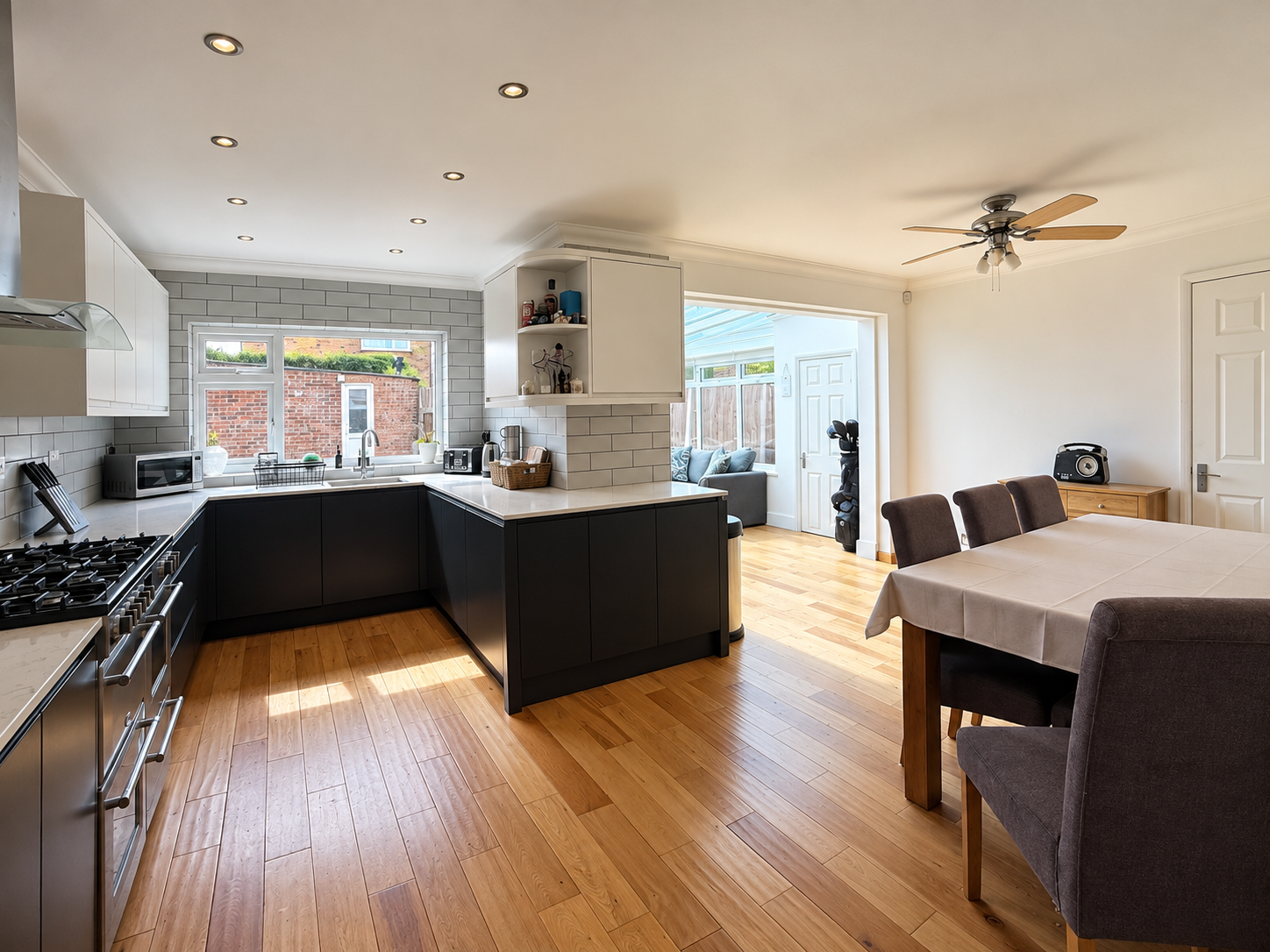 Detached House for sale in Margate, Canterbury Road, Margate, CT9 5JP, 1302 m²