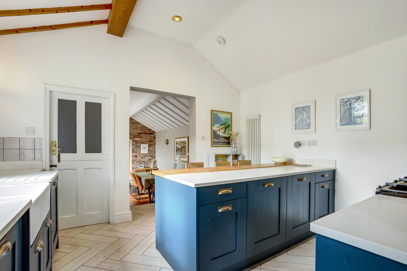 Semi Detached House for sale in Nottingham, Bingham Road, Radcliffe-on-Trent, NG12, 1900 m²