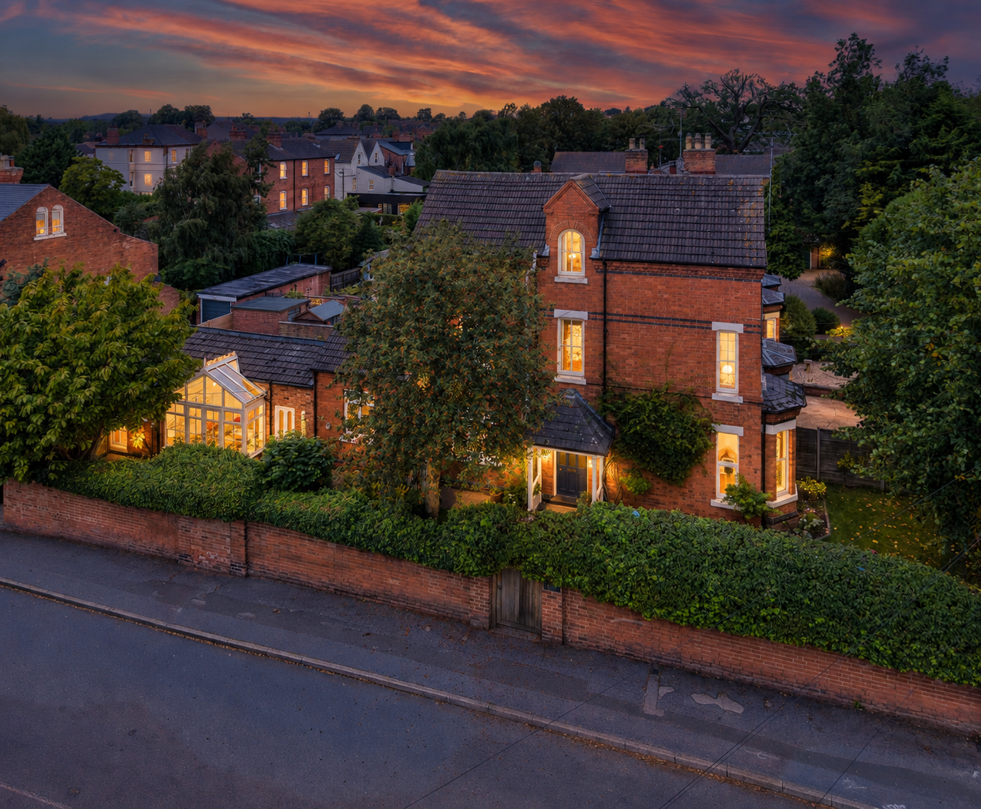 Semi Detached House for sale in Nottingham, Bingham Road, Radcliffe-on-Trent, NG12, 1900 m²