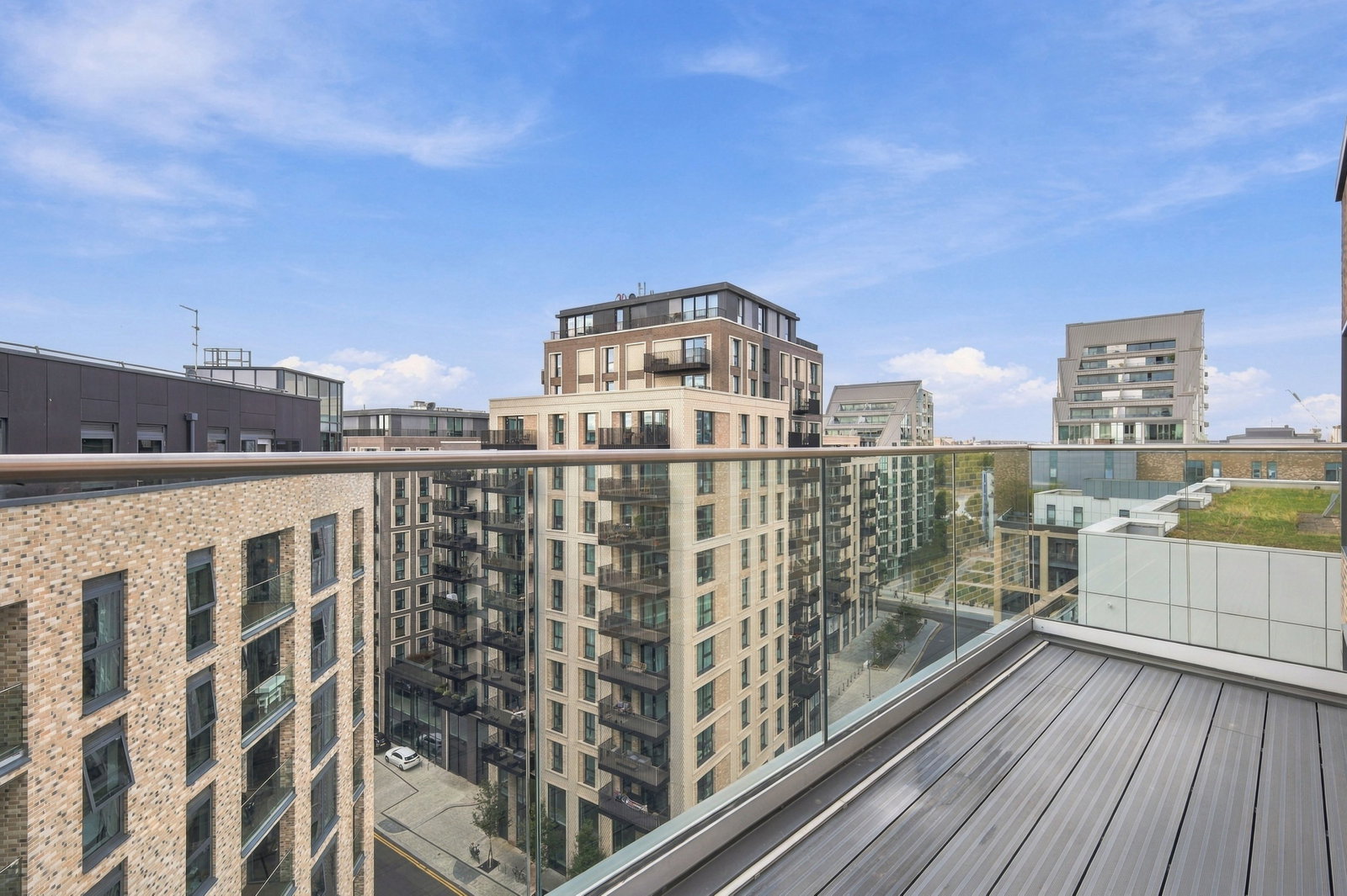 Apartment for sale in London, Linton House, SW18