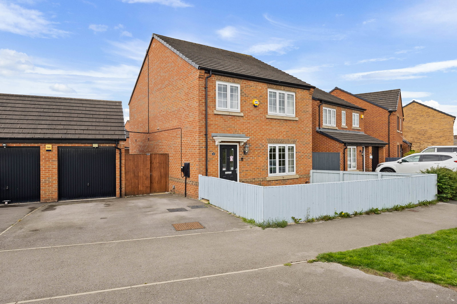 Detached House for sale in Pontefract, Colliers Road, Featherstone, Pontefract, WF7 5PG