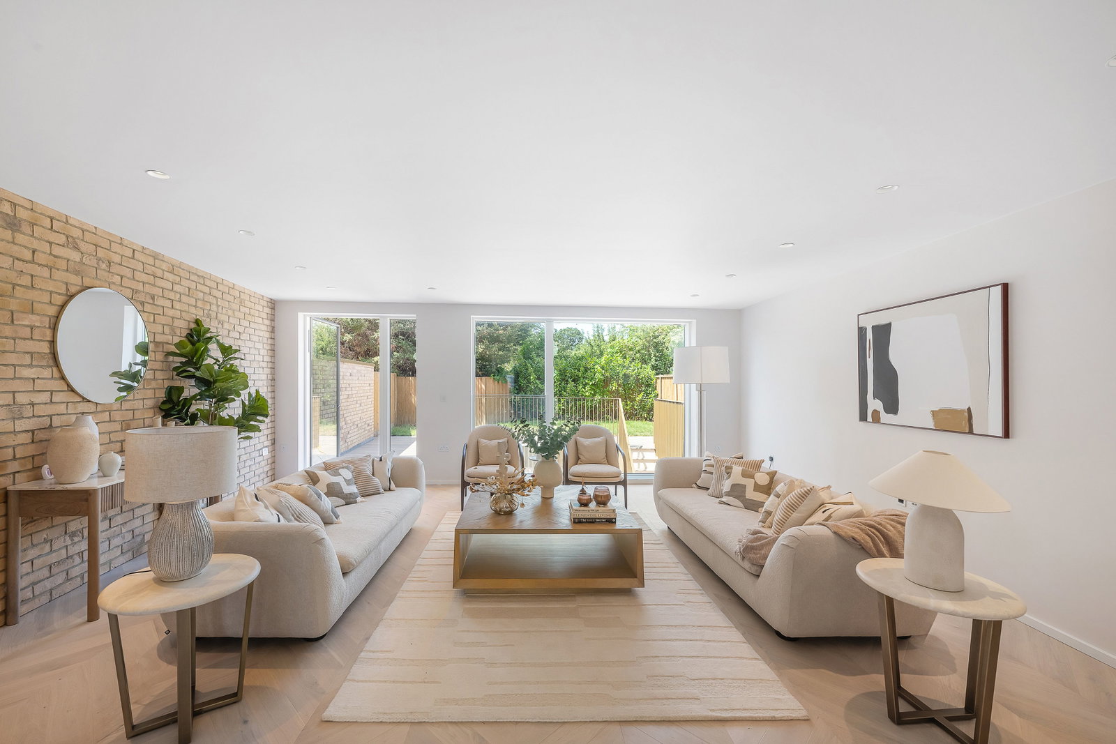 Semi Detached House for sale in London, Coombe Lane, Wimbledon, SW20, 2621 m²