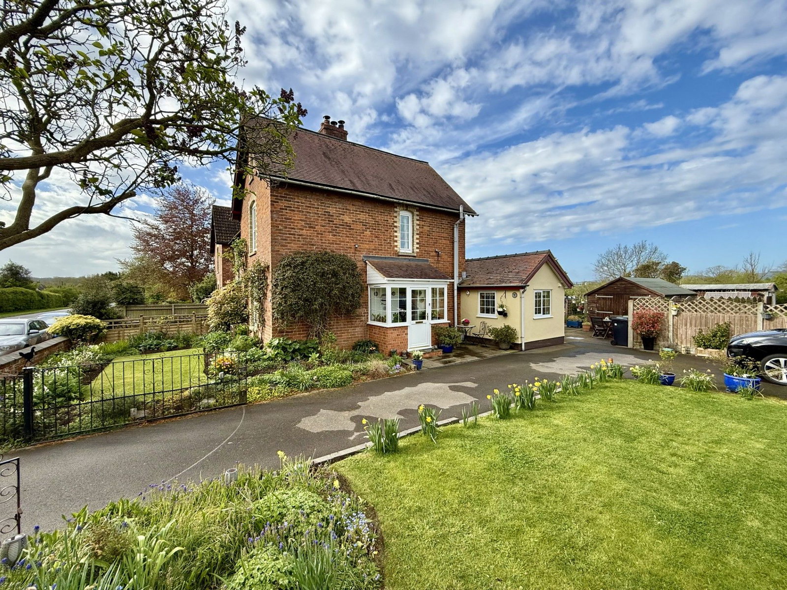 Semi Detached House for sale in Gloucester, Barbers Bridge, Gloucester, GL2 8DX, 1240 m²