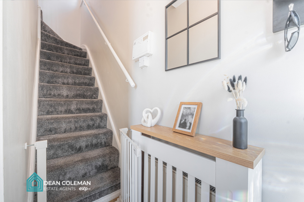 Semi Detached House for sale in Birmingham, Kingswood Road, Longbridge, B31 4RU, 820 m²