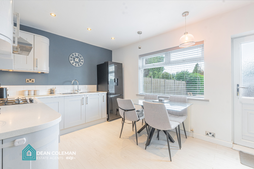 Semi Detached House for sale in Birmingham, Kingswood Road, Longbridge, B31 4RU, 820 m²