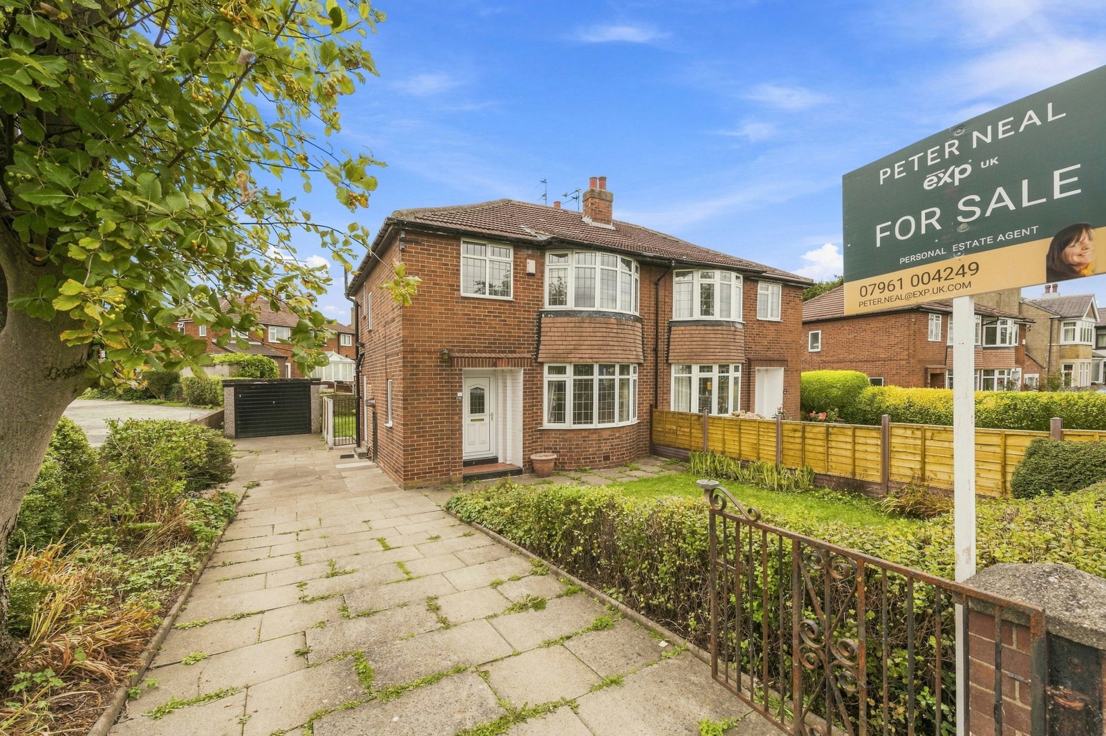 Semi Detached House for sale in Leeds, Ring Road, Halton, Leeds, LS15 7AE