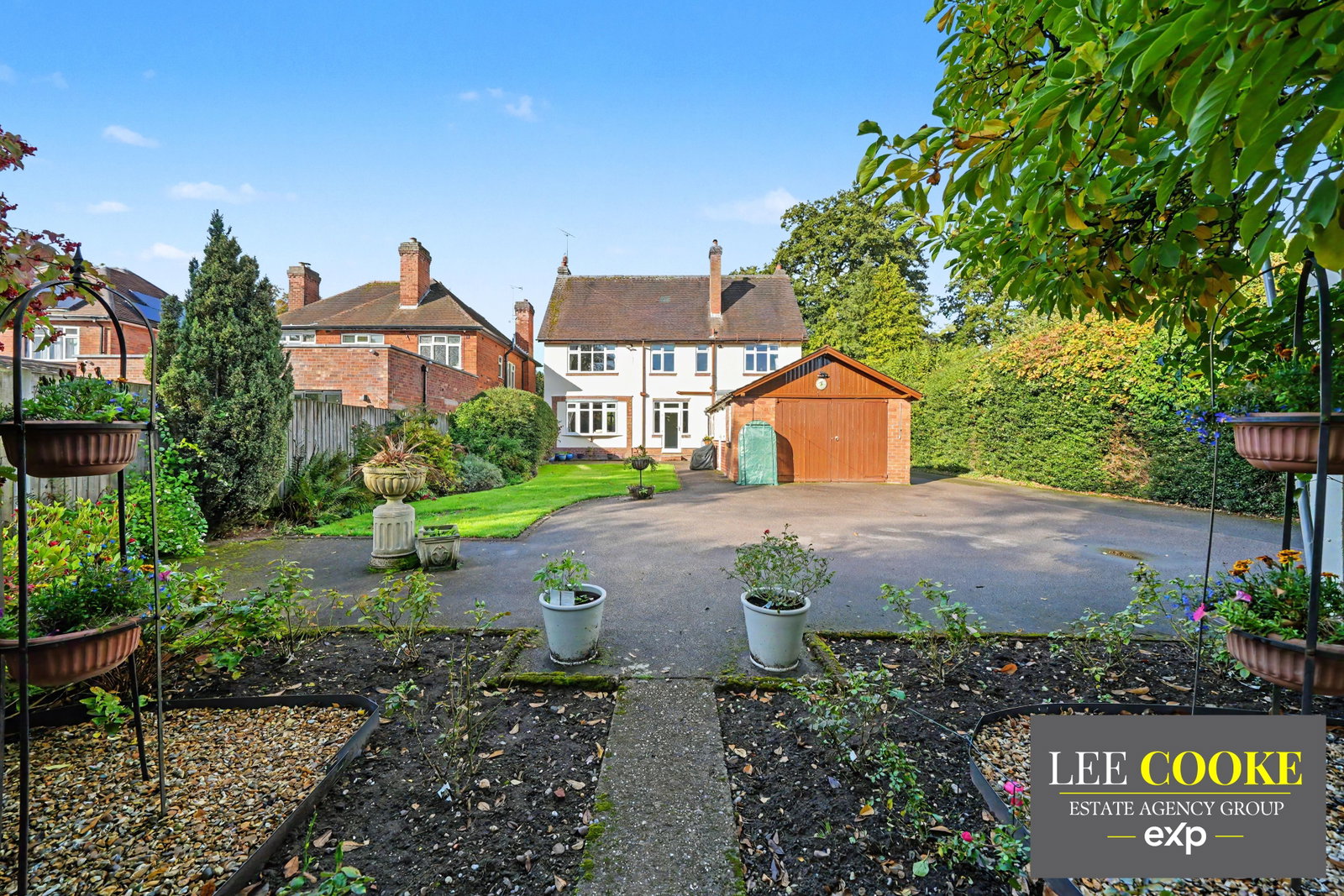 Detached House for sale in Stafford, Rowley Avenue, Rowley Park, Stafford, ST17 9AA