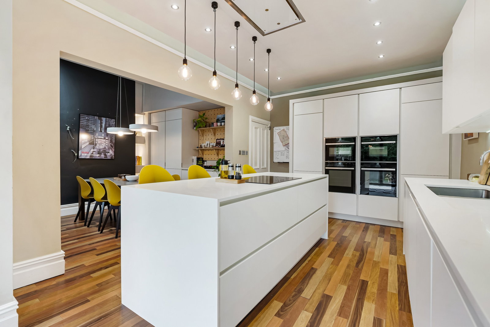 Semi Detached House for sale in Manchester, Zetland Road, Chorlton, 2000 m²