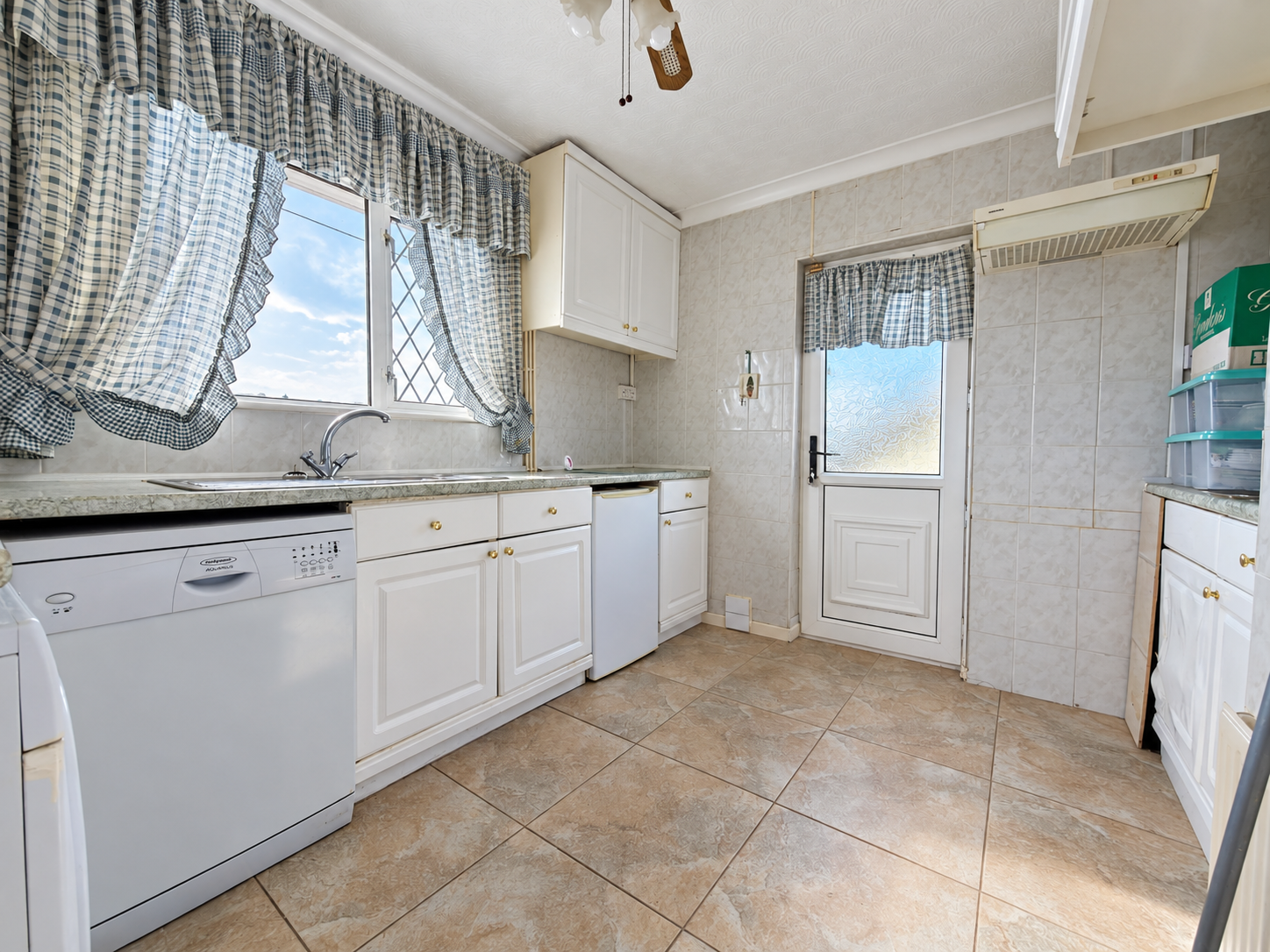 Semi Detached Bungalow for sale in Swansea, Maes Yr Haf, Llansamlet, Swansea