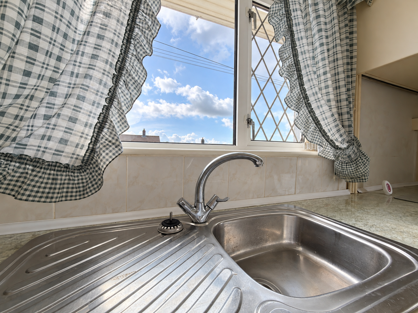 Semi Detached Bungalow for sale in Swansea, Maes Yr Haf, Llansamlet, Swansea