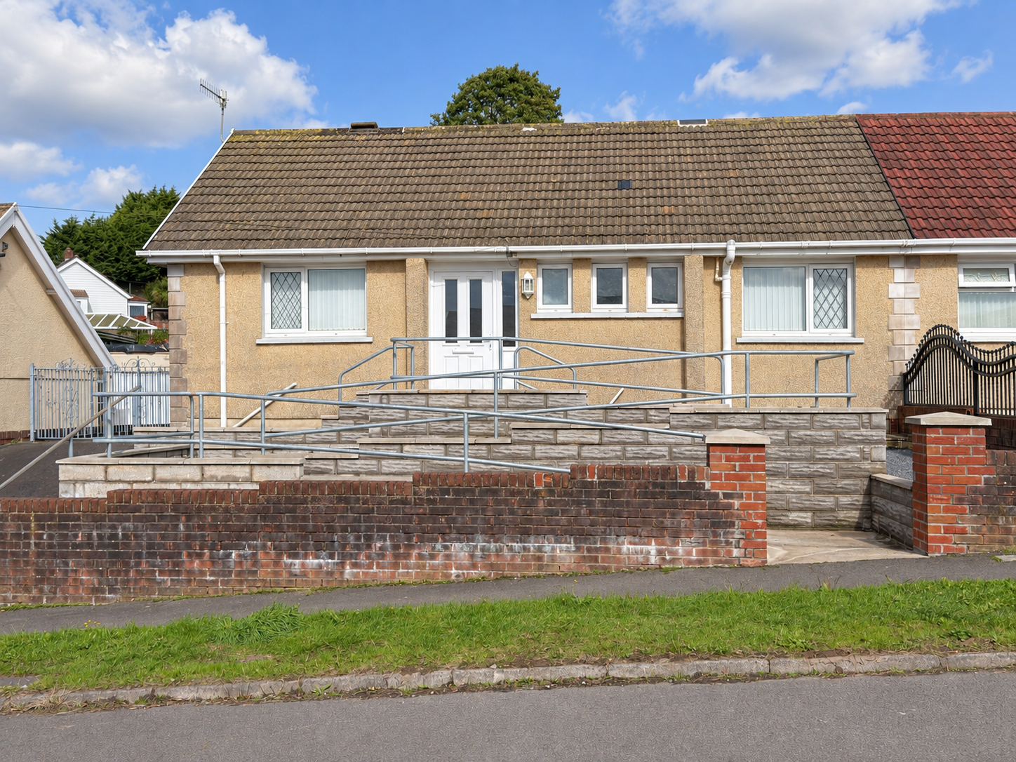 Semi Detached Bungalow for sale in Swansea, Maes Yr Haf, Llansamlet, Swansea