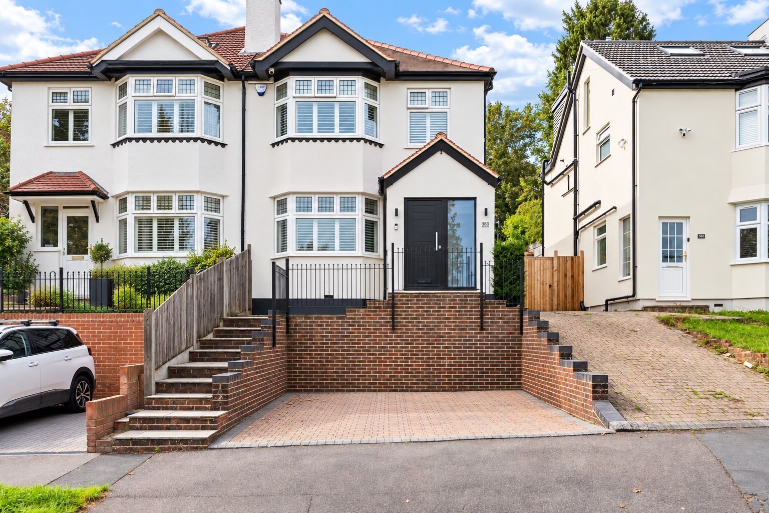 Semi Detached House for sale in Caterham, Stafford Road, Caterham, CR3 6NP
