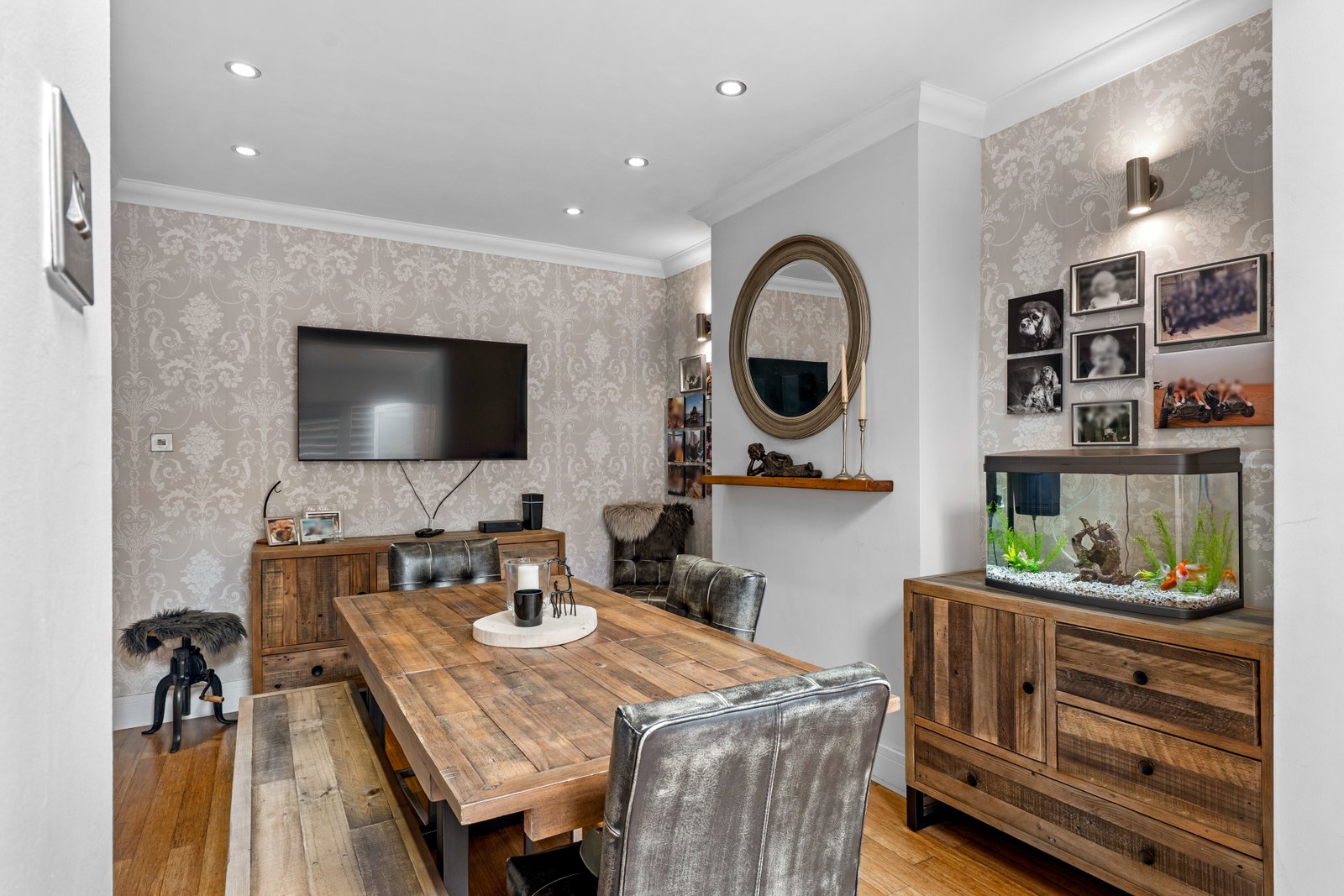 Semi Detached House for sale in Caterham, Stafford Road, Caterham, CR3 6NP